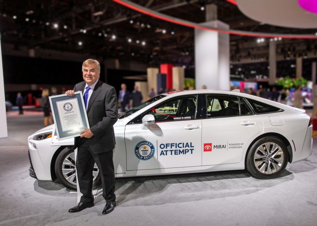 Toyota 氫燃料電動車 Mirai 創下一桶氫氣行駛 845 英里的金氏世界紀錄