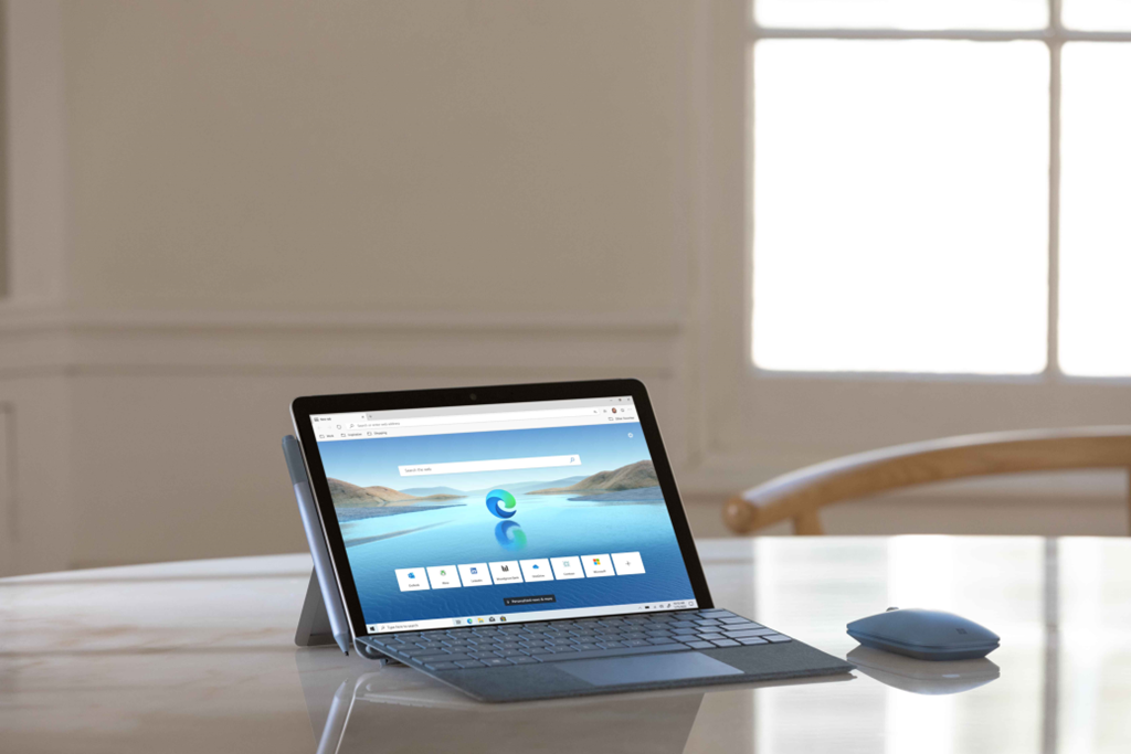 照片中包含了微軟surface go2、微軟 Surface Go 2、表面走、微軟、奔騰