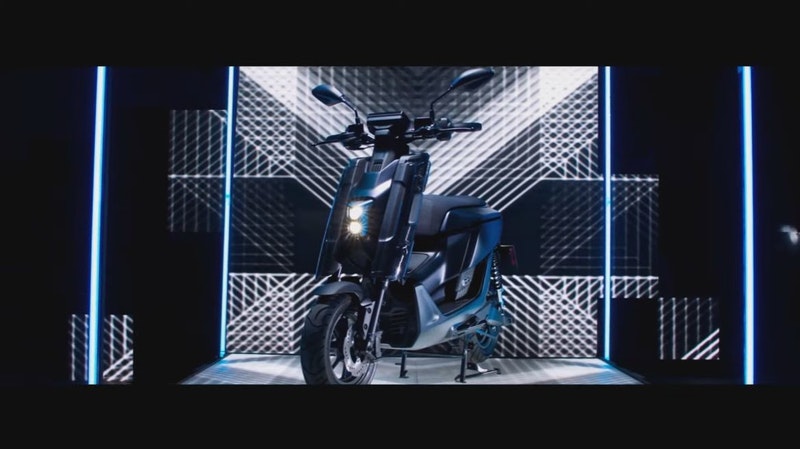 Yamaha 發表全新換電式電動機車 EMF ，自研自產強調並強調個人化與運動化設計
