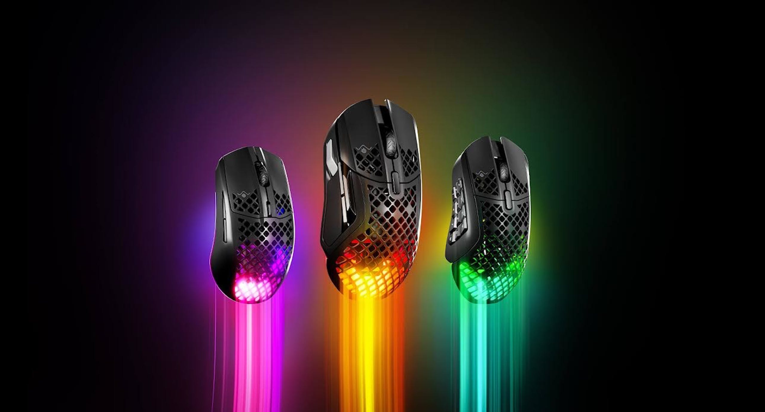 照片中包含了鋼系列、電腦鼠標、SteelSeries Arctis 7、鋼系列、遊戲鼠標