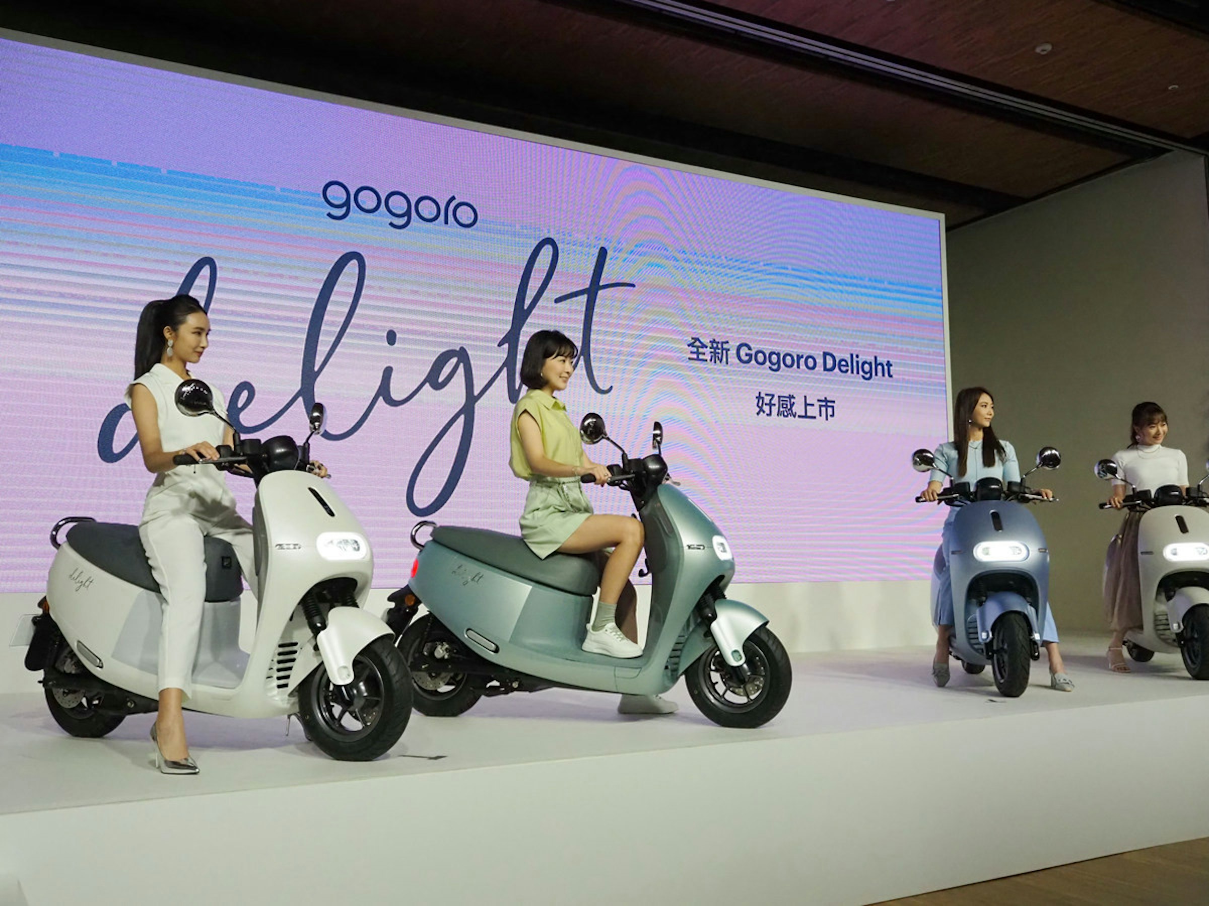 照片中提到了gogoro、delight、744，包含了汽車、摩托車、車輛設計師、摩托車、設計