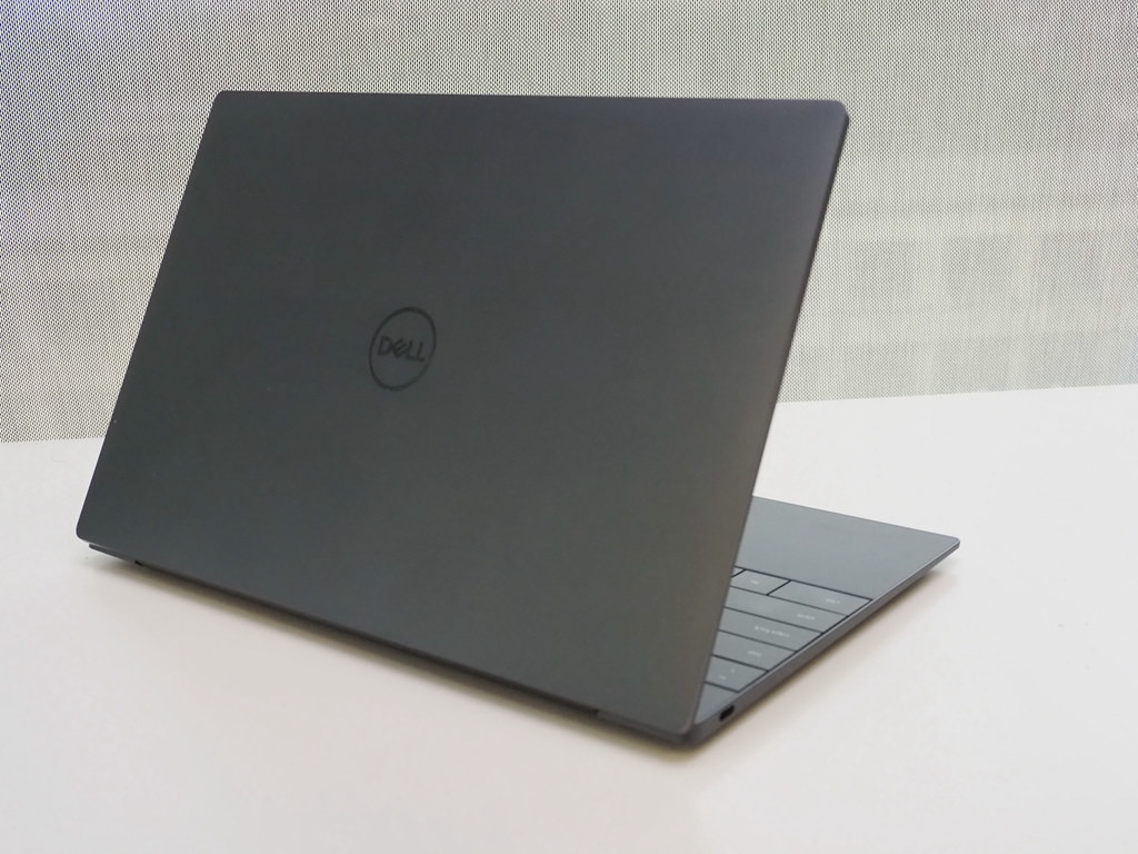 Dell XPS 13 Plus 美型EVO 認證輕薄筆電評測，絕美設計但不免需有所