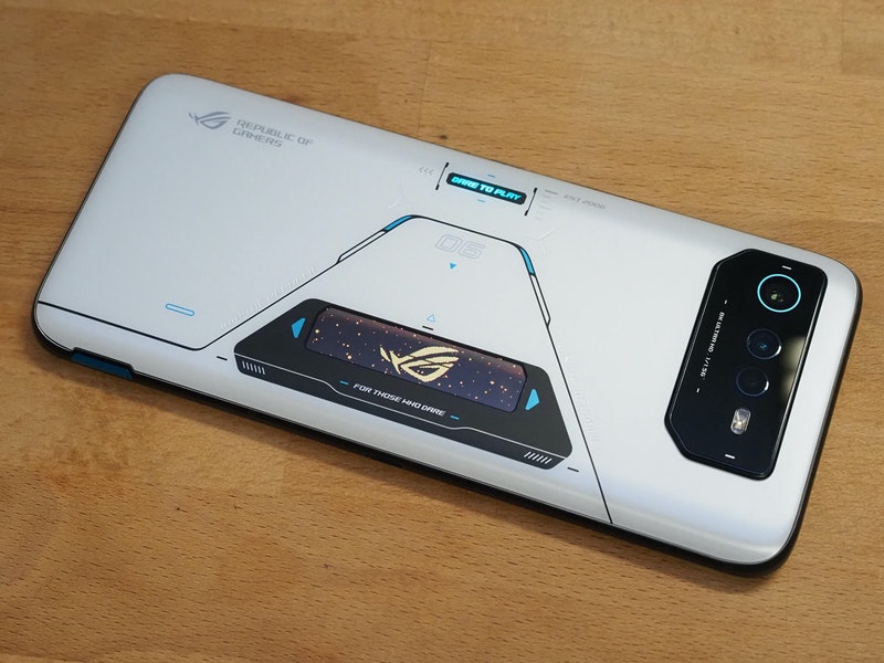 華碩 ROG Phone 6 Pro 電競手機評測，以暴力散熱制暴力處理器且具備 IPS4 防水的極致電競手機