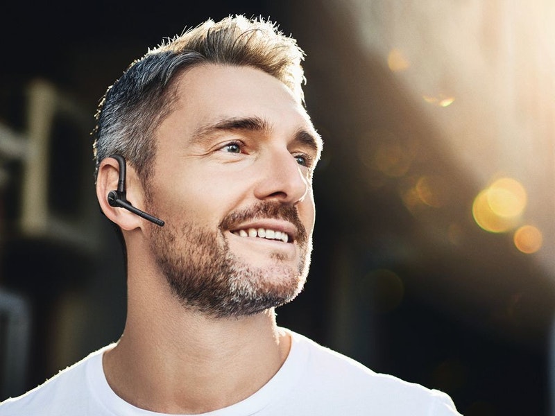 Jabra 針對通訊通話需求推出 Talk 65 單耳藍牙耳機，強調清晰通話、達 14 小時通話電力