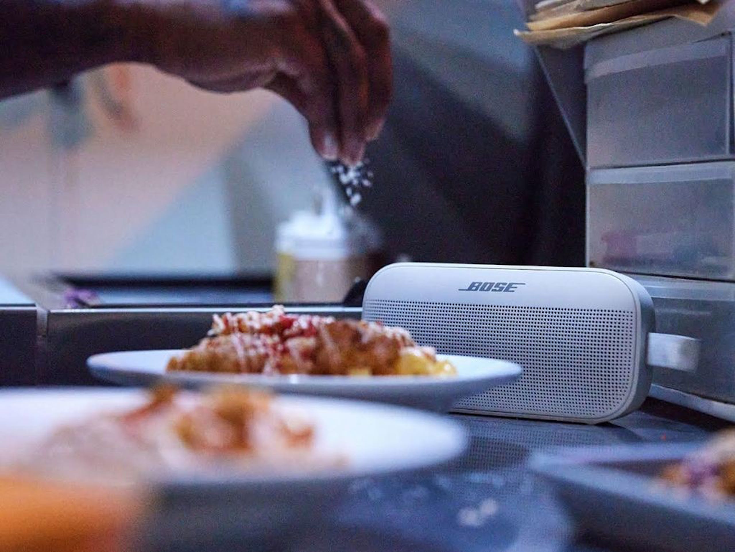 照片中提到了BOSE，包含了bose soundlink flex 白色、Bose SoundLink Flex、玻色、便攜式揚聲器、Bose 智能條形音箱 900