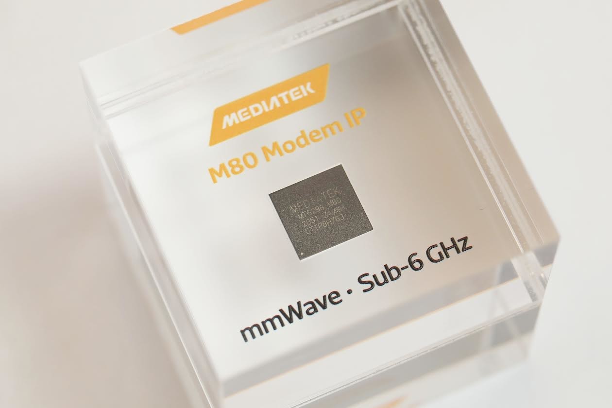 照片中提到了MEDIATEK、M80 Modem IP、MEDIATEK，跟聯發科有關，包含了5G、半導體、極高的頻率、產品設計