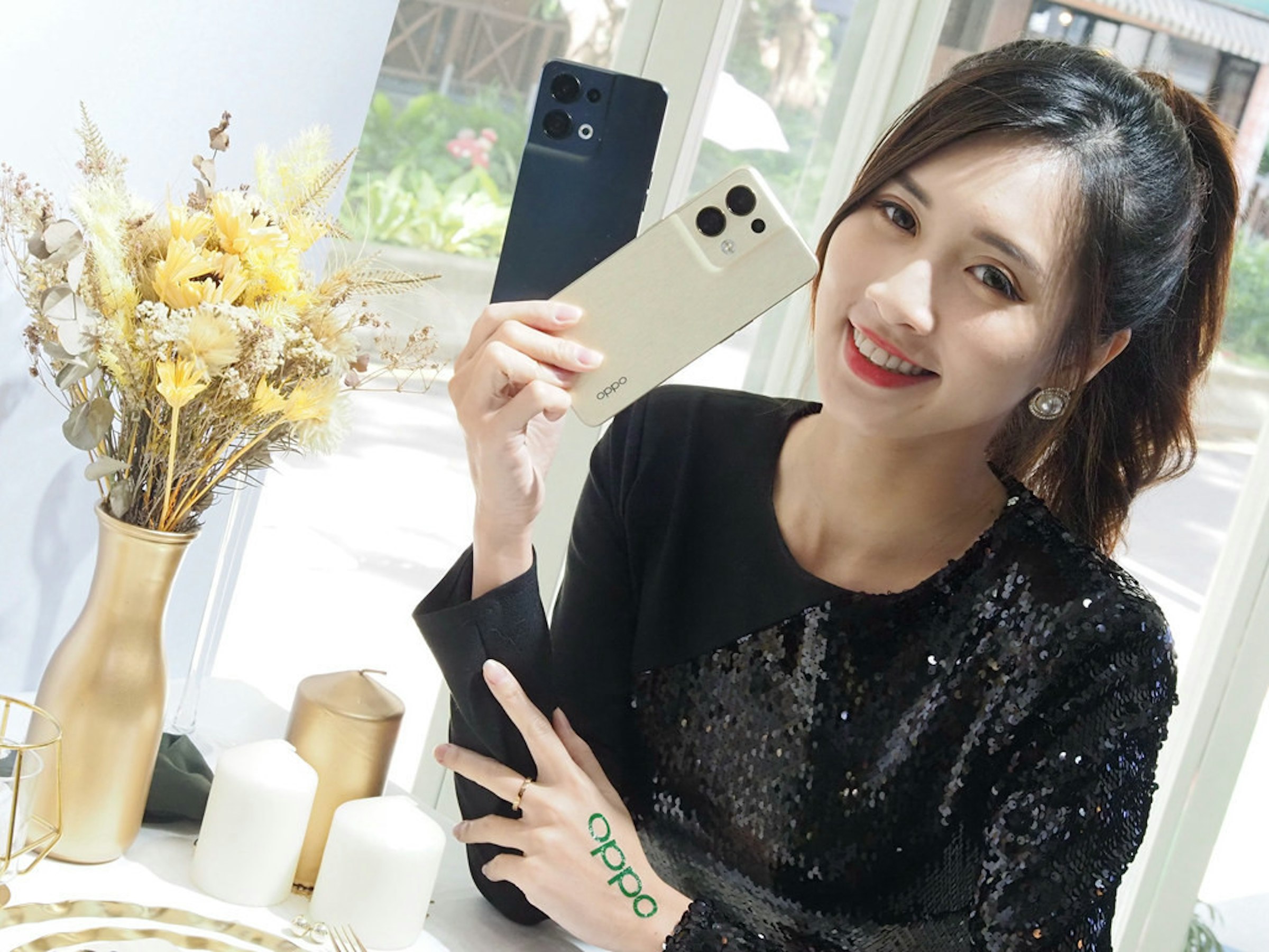 照片中提到了oppo、oddo，跟Oppo有關，包含了美女、棕色的頭髮、頭髮、美人、健康