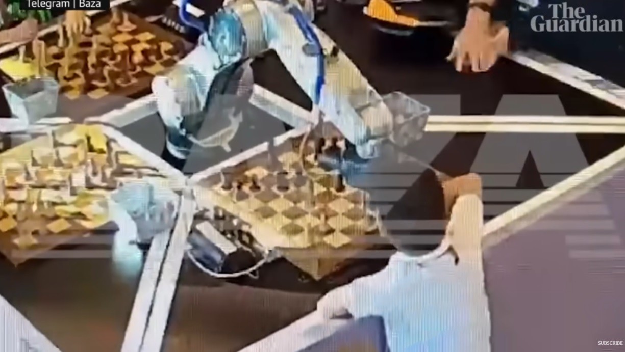 俄羅斯國際象棋機器人夾爆七歲小棋手的手指