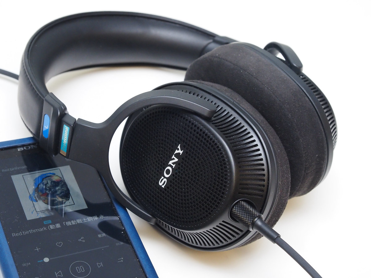 Sony MDR-MV1 背開放監聽耳機評測，解析、空間感與低頻三者兼具的