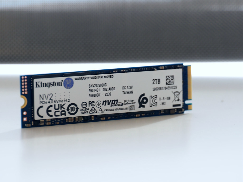 金士頓平價大容量Kingston NV2 2TB PCIe Gen 4 SSD 評測，單面元件低耗