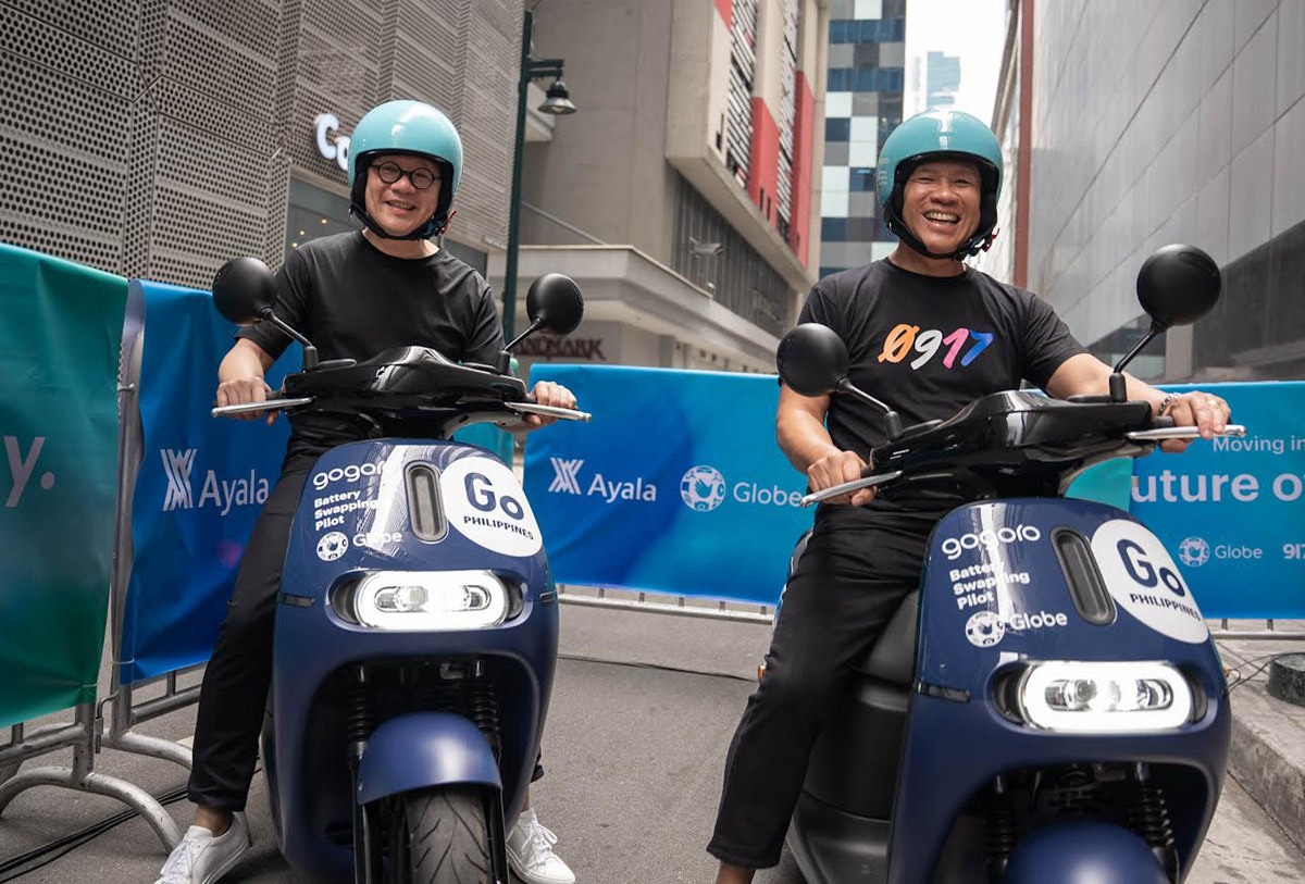 照片中提到了y.、Ayala、13,跟阿亞拉公司、阿亞拉公司有關,包含了電單車、摩托車頭盔、摩托車、摩托車、電單車