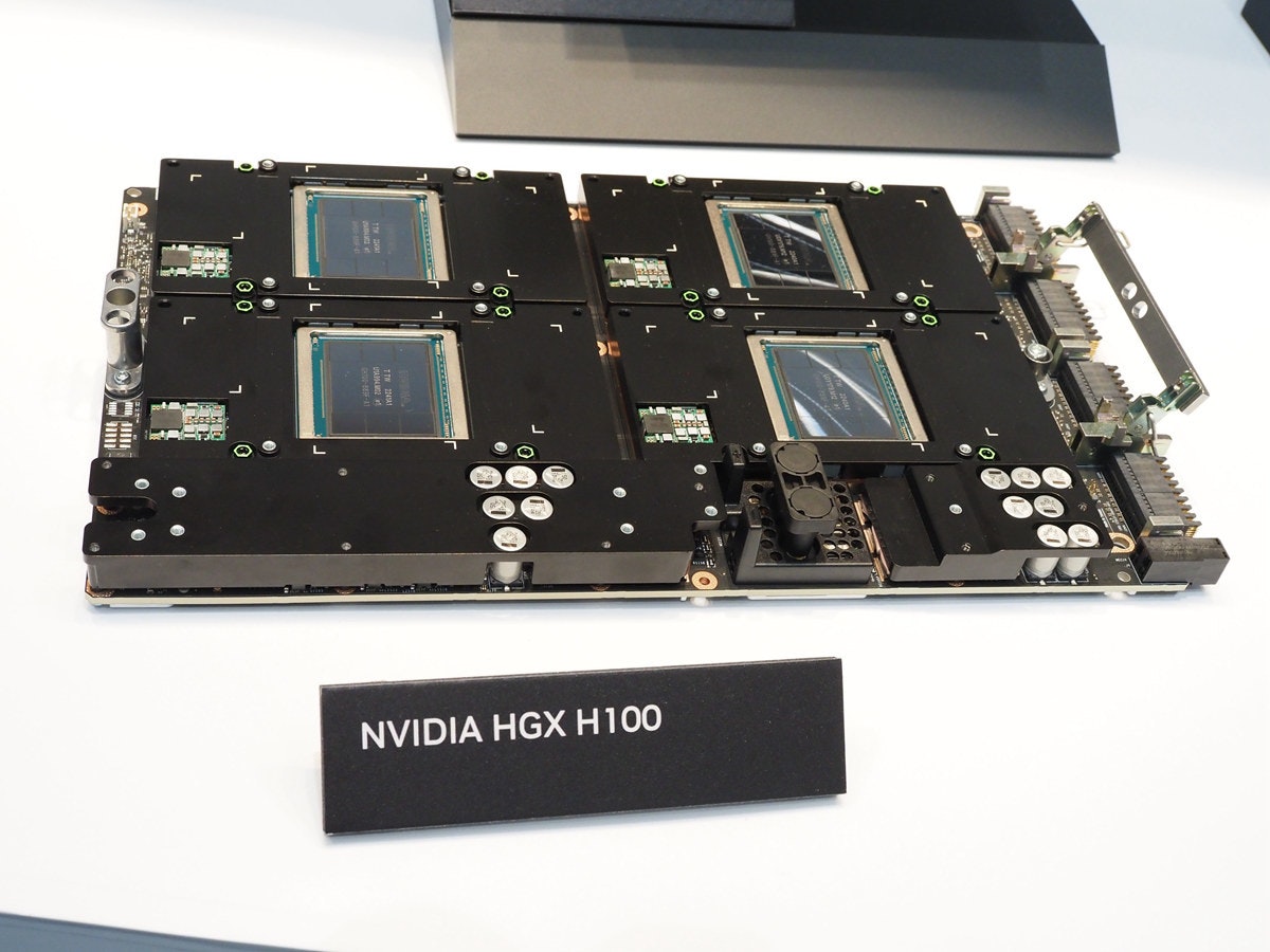 照片中提到了CC-、பப்、NVIDIA HGX H100,包含了電子產品、電子產品、電腦硬件、母板、微控制器