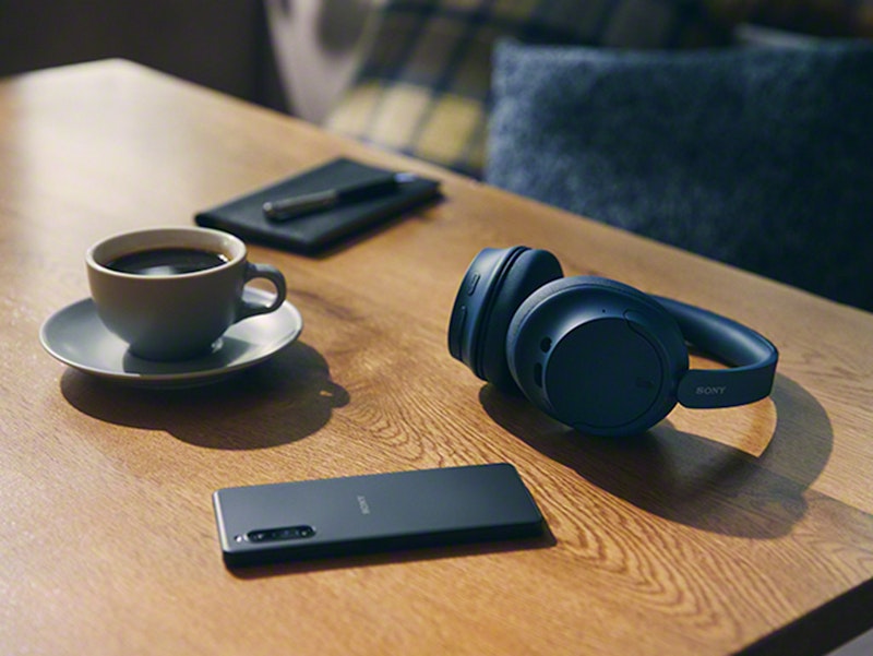 Sony 公布僅 192 克的 WH-CH720N 藍牙主動降噪頭戴耳機，搭載旗艦級 V1 晶片