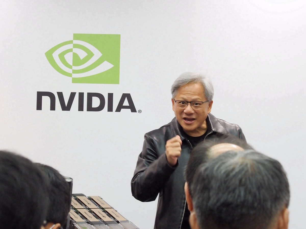 照片中提到了NVIDIA、HOND,跟英偉達有關,包含了英偉達Quadro、Quadro、圖形處理單元、GeForce