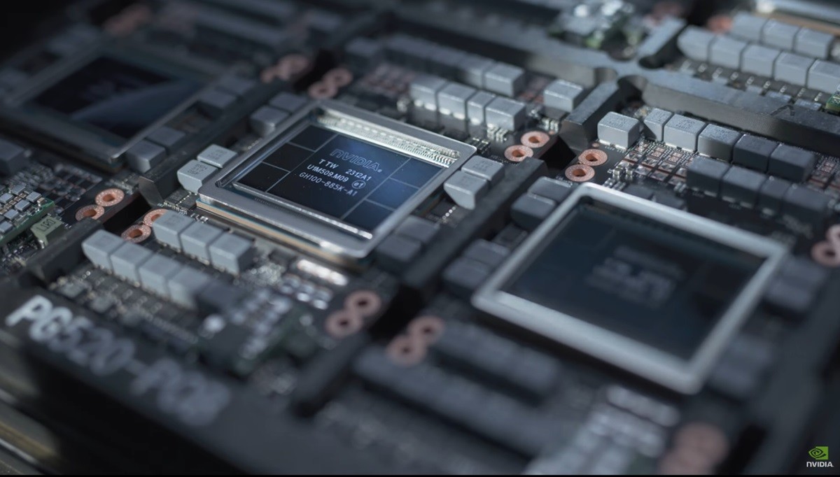 NVIDIA公佈NVIDIA H200 Tensor Core GPU，搭載頻寬快2.4倍、容量翻倍的HBM3e記憶體 #NVIDIA ...