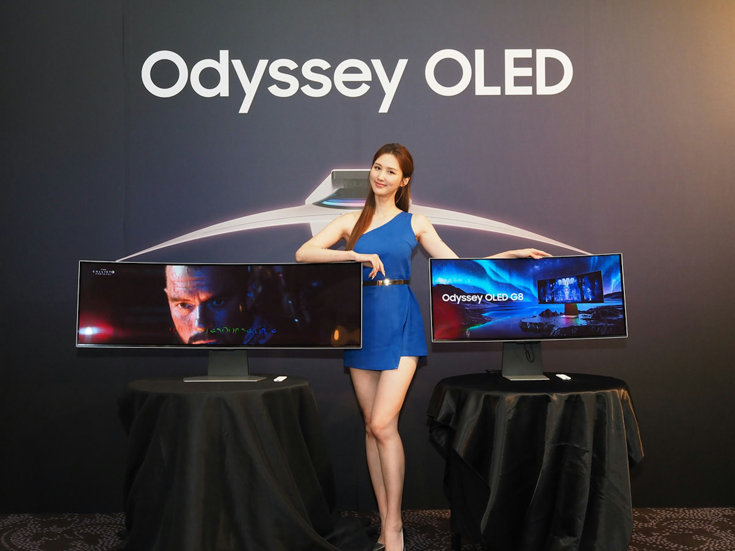 照片中提到了CALATO、Odyssey OLED、rasoorsalin e，包含了美女、時尚、電藍、太陽能板、顯示裝置