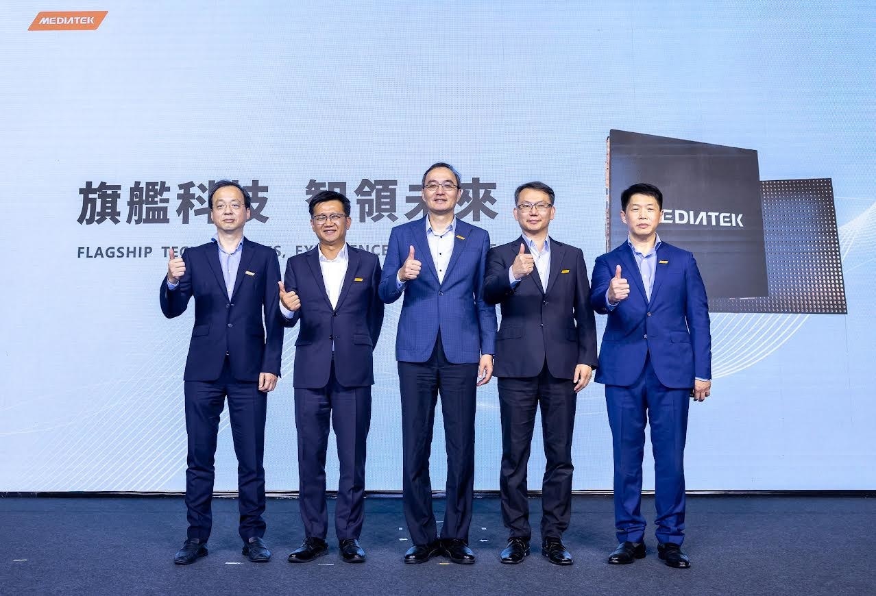 照片中提到了MEDIATEK、旗艦科技 司領未來、FLAGSHIP TE,包含了瑞鼎科技、公共關係、商業、鐳、適合