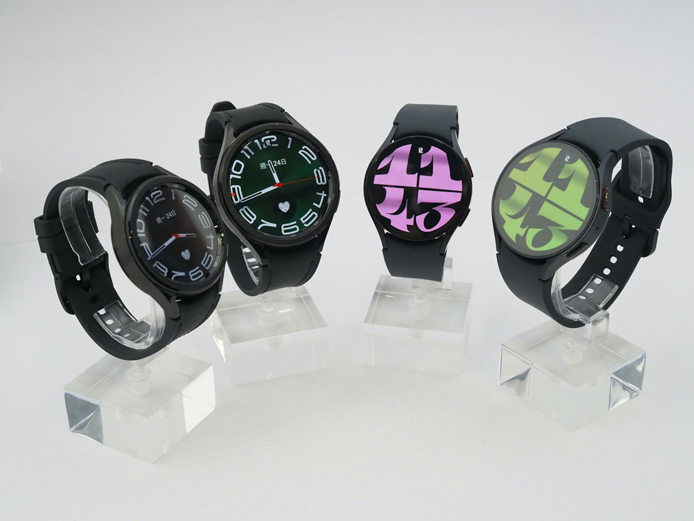 照片中提到了12、8-24B、2，包含了看、三星Galaxy、電腦硬件、三星 Galaxy Watch 系列、三星電子