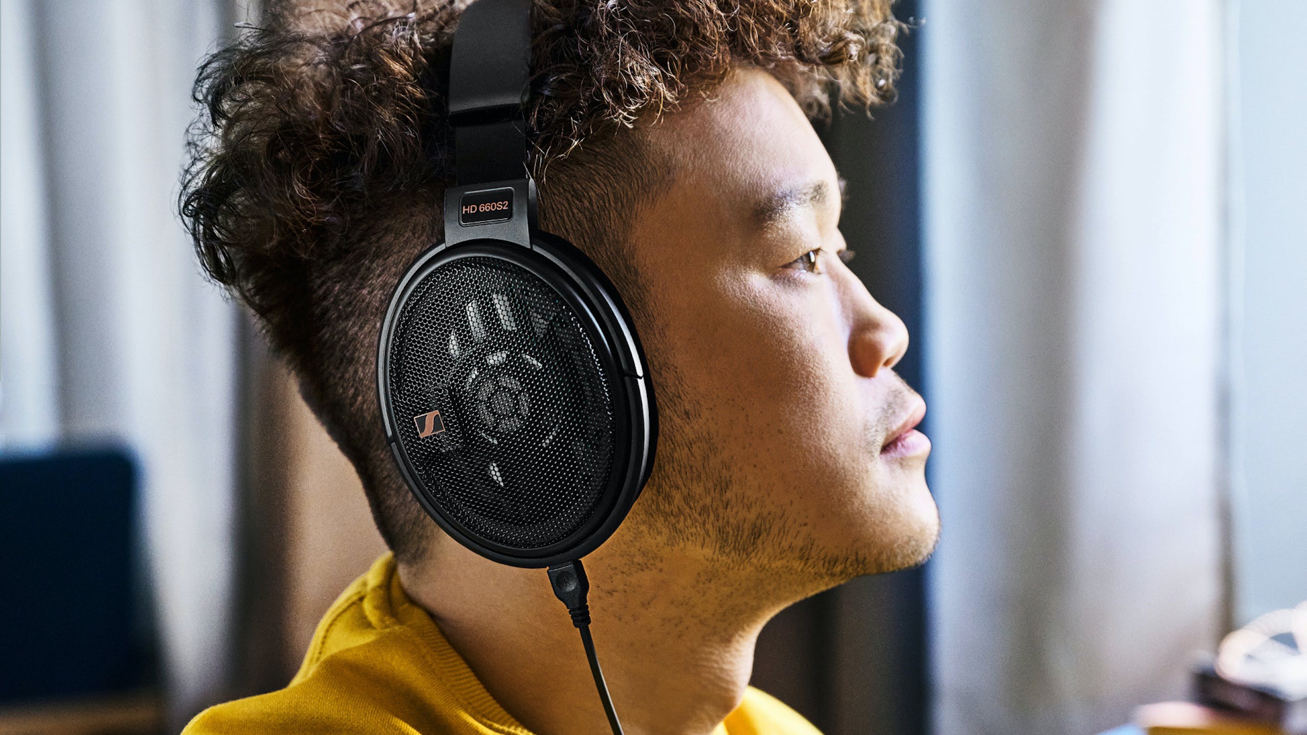 照片中提到了♫、HD 660S2,包含了頭戴式耳機、麥克風、森海塞爾、森海塞爾、森海塞爾HE-1