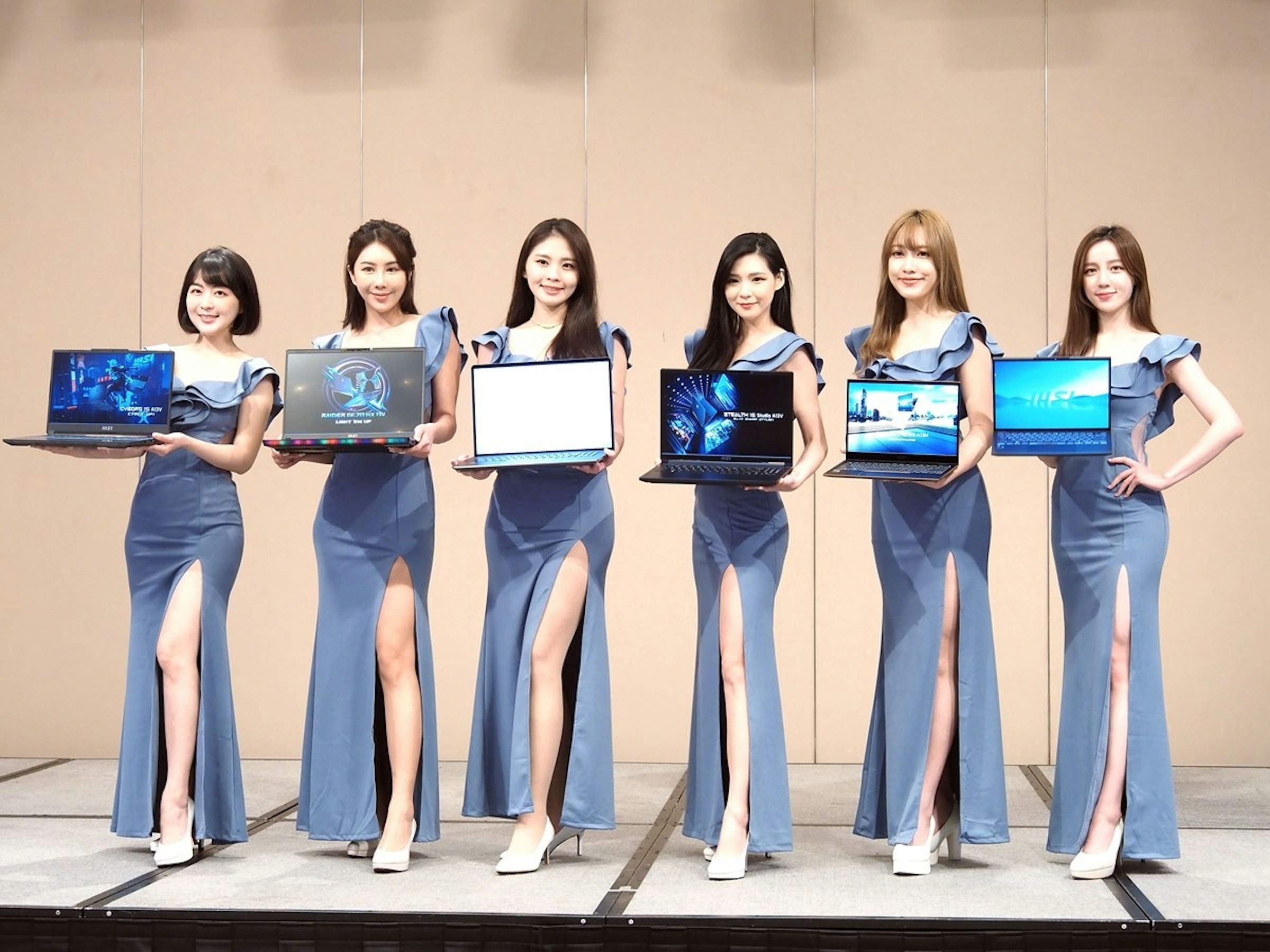 照片中提到了RAIDER XIN、THE，跟俄羅斯合作署有關，包含了社交群、公共關係、社交群、球隊、社會