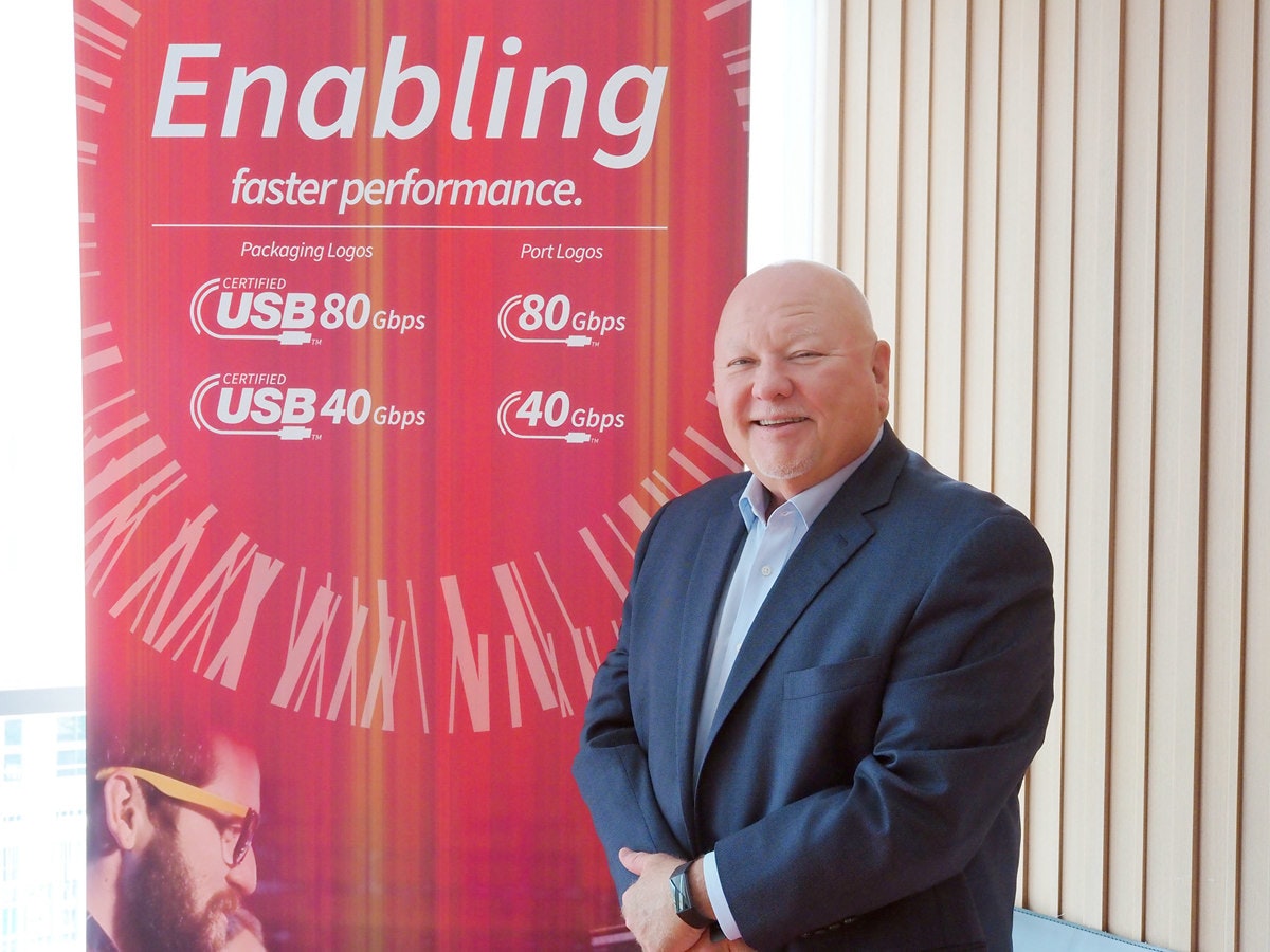 照片中提到了Enabling、faster performance.、Packaging Logos,跟美國保齡球大會、瑞士銀行有關,包含了通訊、公共關係、通訊、公開演講、上市