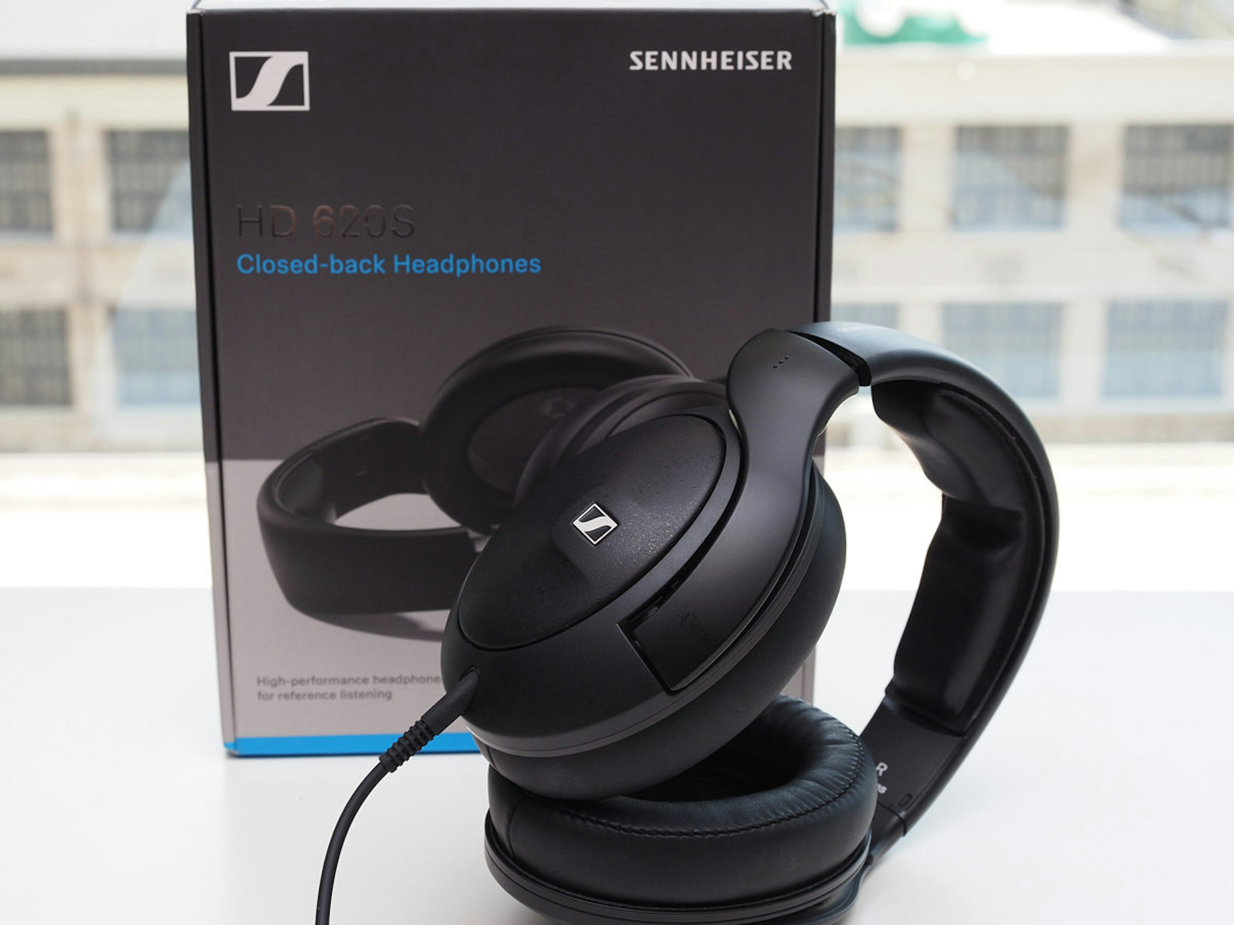 照片中提到了HD 620S、Closed-back Headphones、High-performance headphone，跟森海塞爾、森海塞爾有關，包含了頭戴式耳機、頭戴式耳機