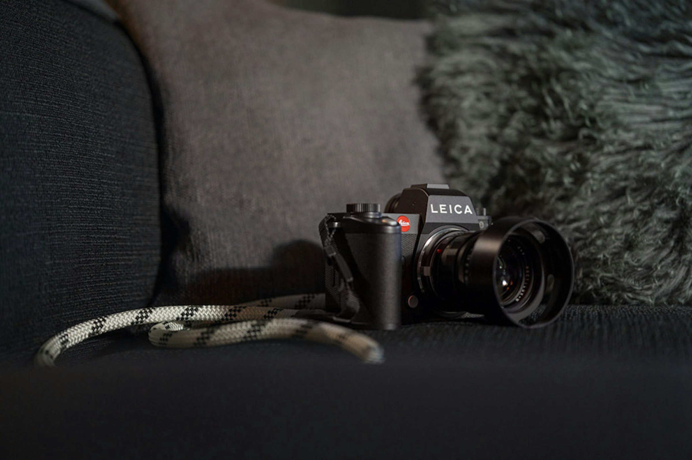 照片中提到了LEICA，包含了數碼單反、單反相機、鏡頭、單反相機、相機