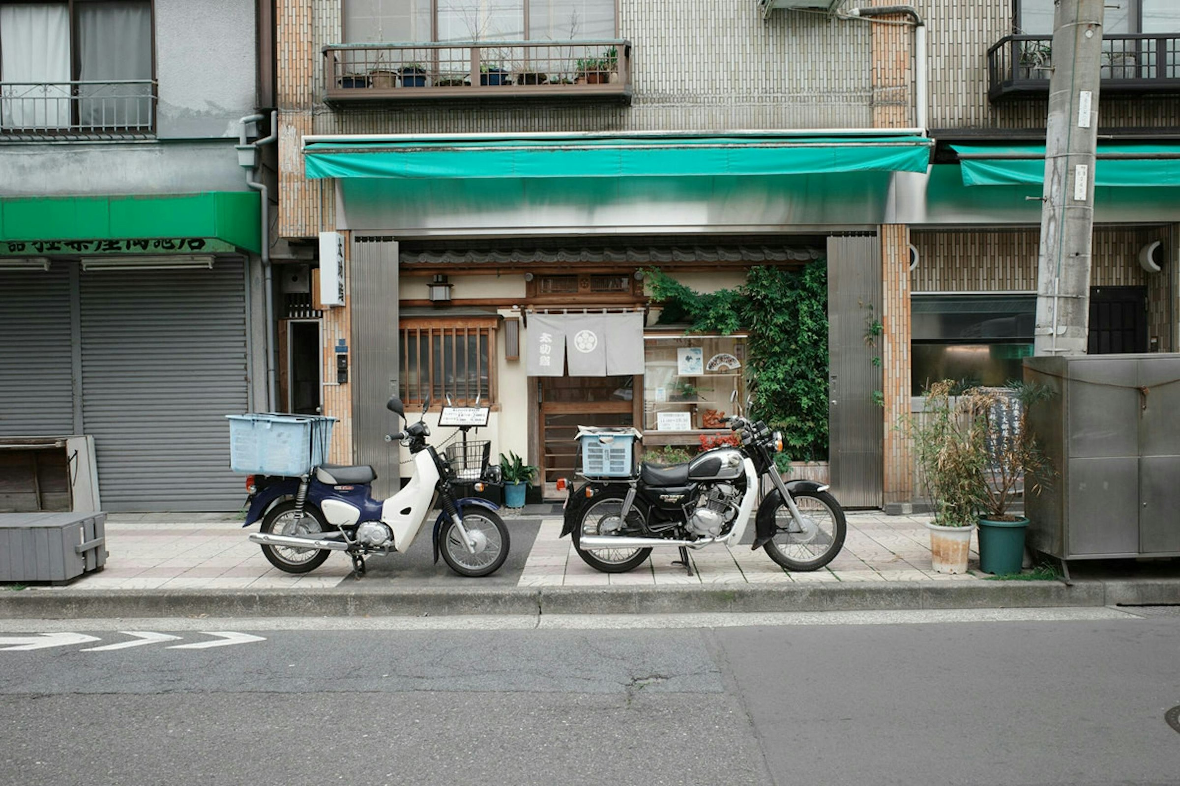 照片中提到了One bala，包含了摩托車、理光GR數位相機、理光GR Digital IV、相機、理光