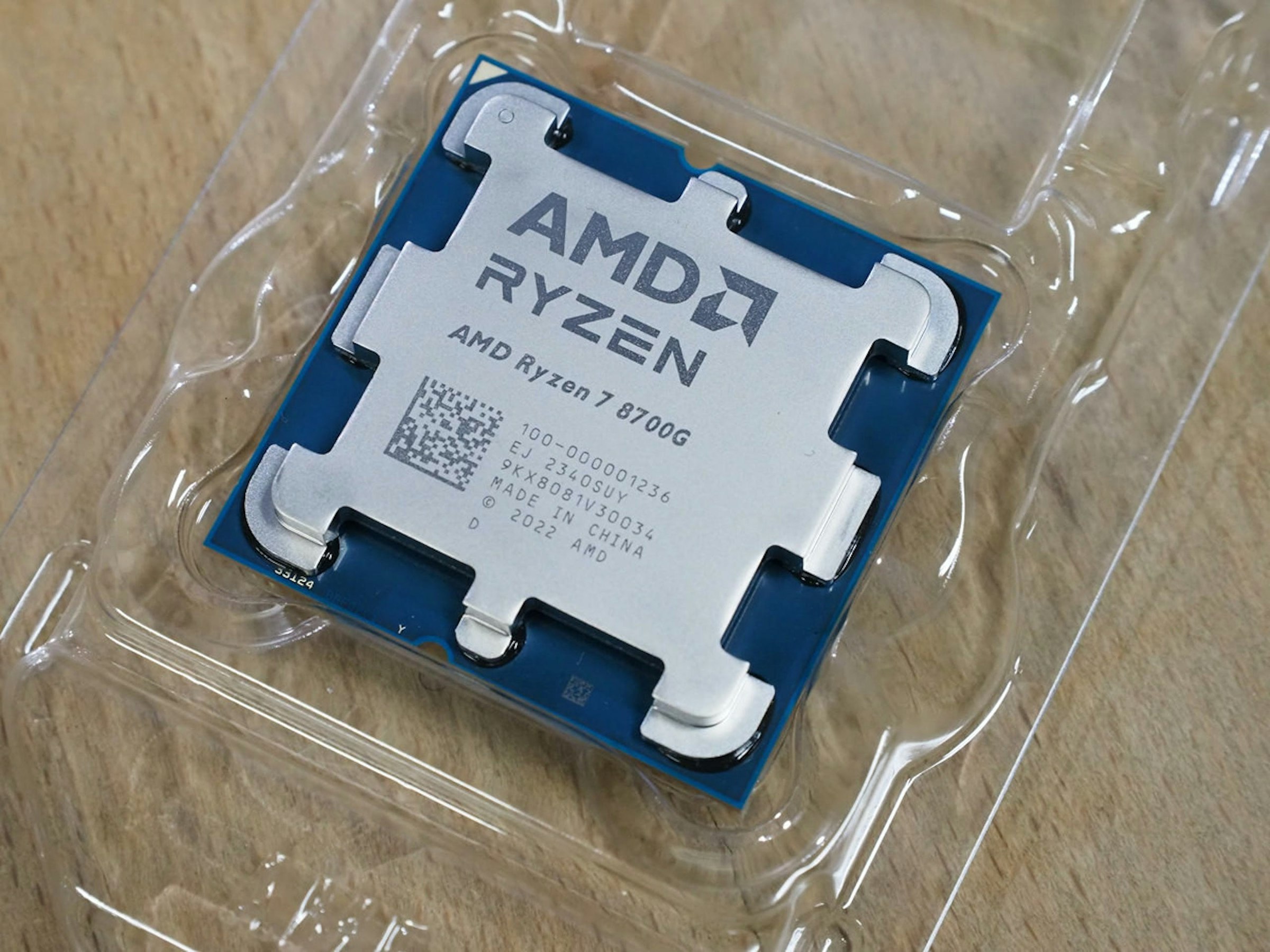 照片中提到了55124、AMD、RYZEN，跟Advanced Micro Devices公司有關，包含了電子產品、處理器 AMD 銳龍 5 8600G AMD AM5 100-100001237BOX、插座 AM5、AMD公司、AMD 銳龍 7 8700G 8 核心 100-100001236BOX