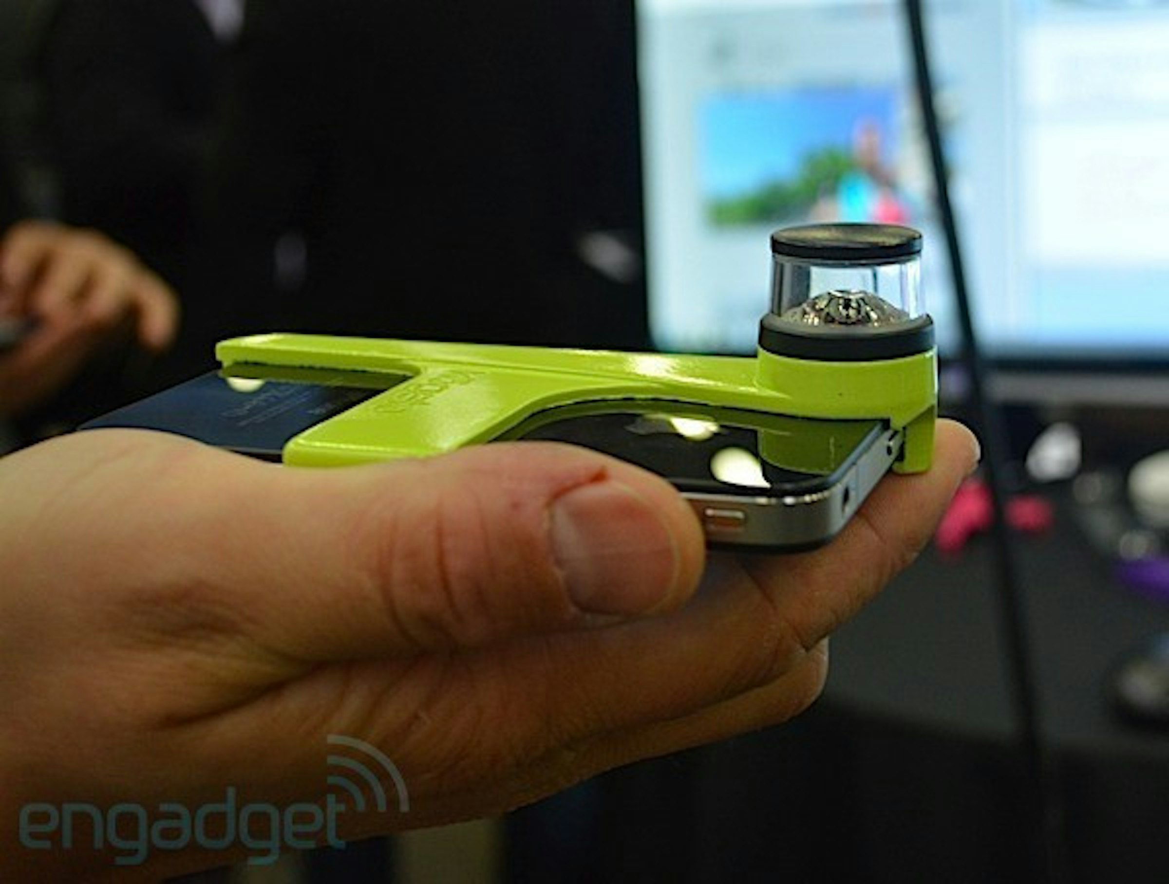 是Kogeto Dot讓你的iPhone4可以全景錄影這篇文章的首圖