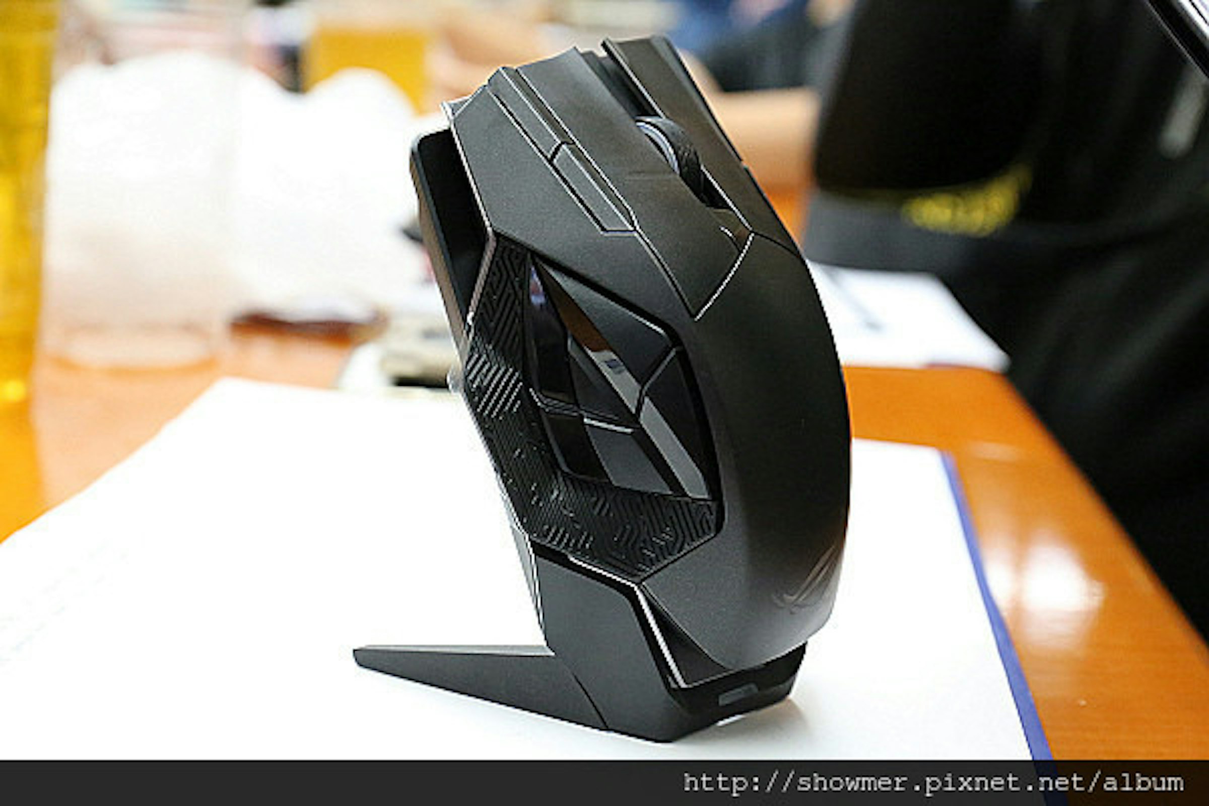 是無線、有線 一把罩 ASUS ROG SPATHA 快速導覽這篇文章的首圖