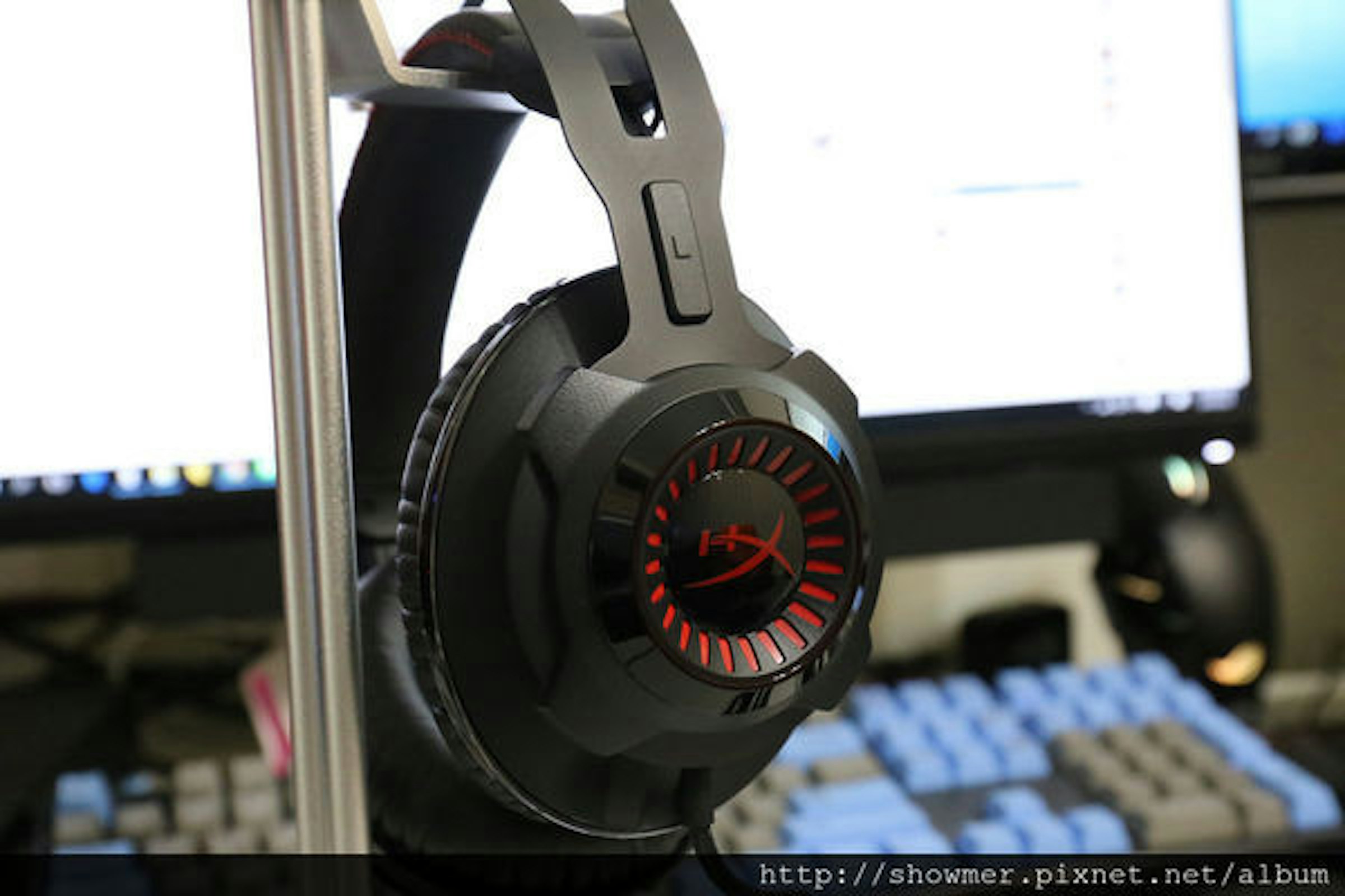 是聽聲辨位 縱橫遊戲戰場 Kingston HyperX Cloud Revolver 專業電競耳機 測試分享這篇文章的首圖