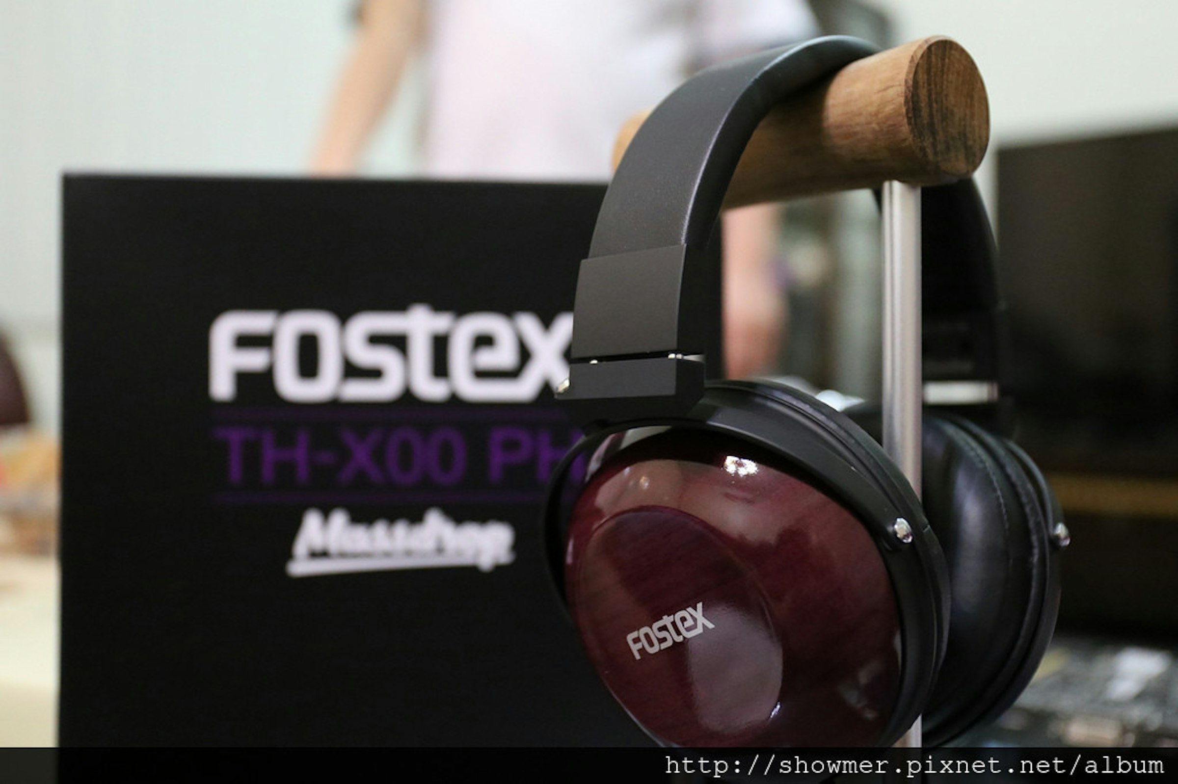 是沉穩溫潤 Massdrop X FOSTEX TH-X00 Purpleheart 木殼耳機這篇文章的首圖