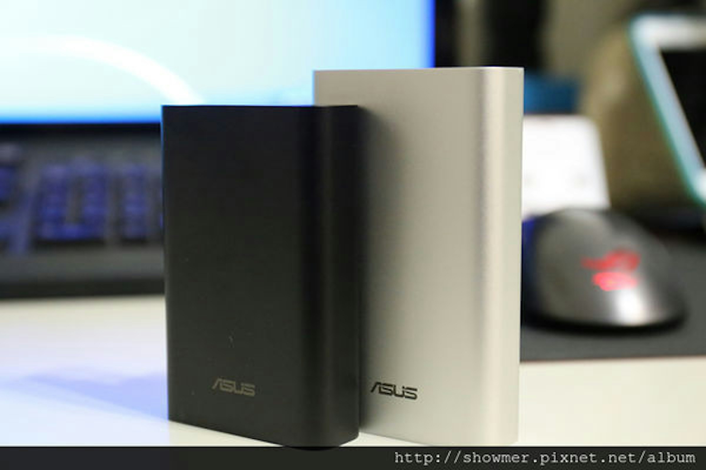 是支援快速充電 ASUS ZenPower Pro 行動電源簡單開箱這篇文章的首圖