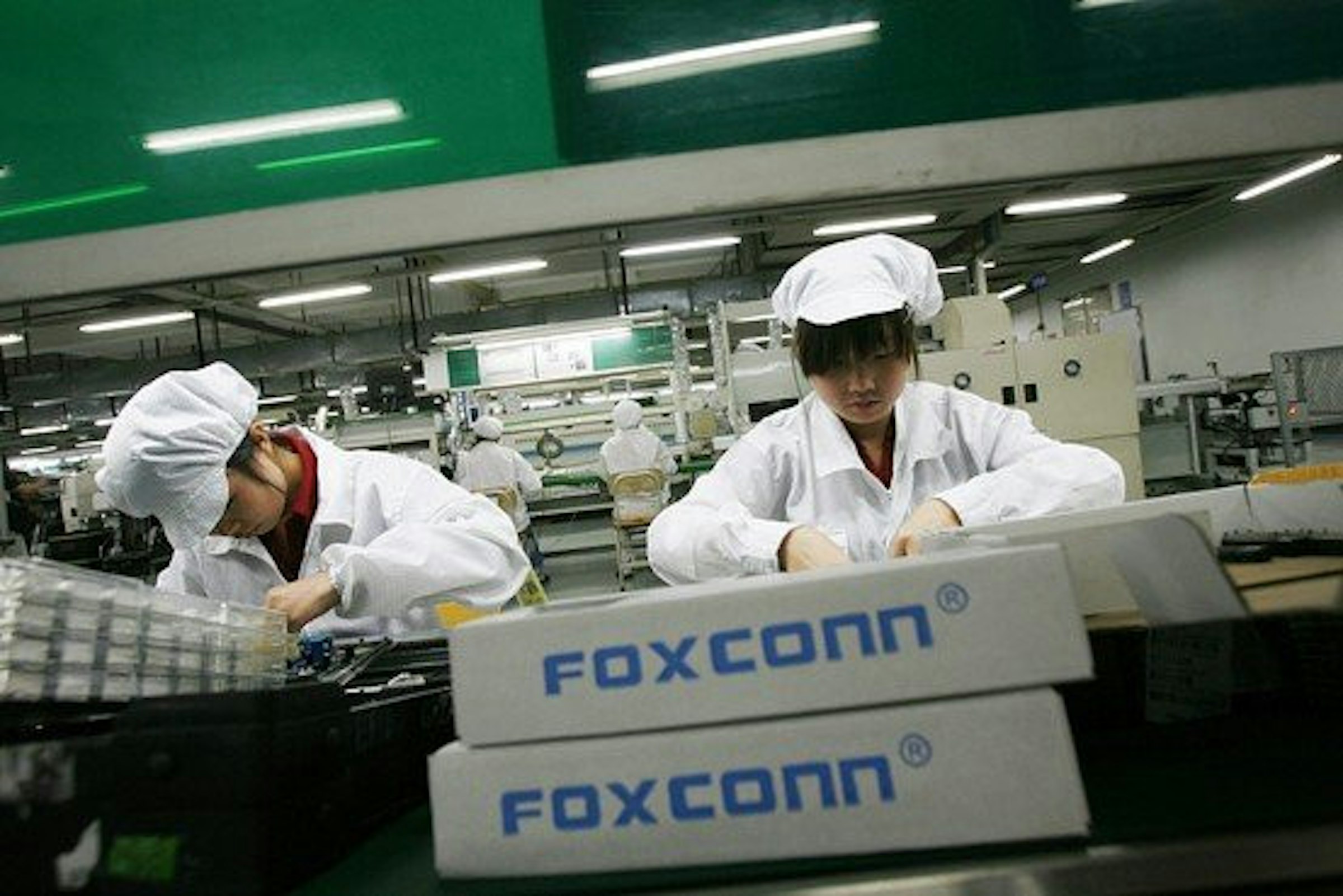 是不再血汗？富士康宣佈以機械手臂代替工人加班這篇文章的首圖