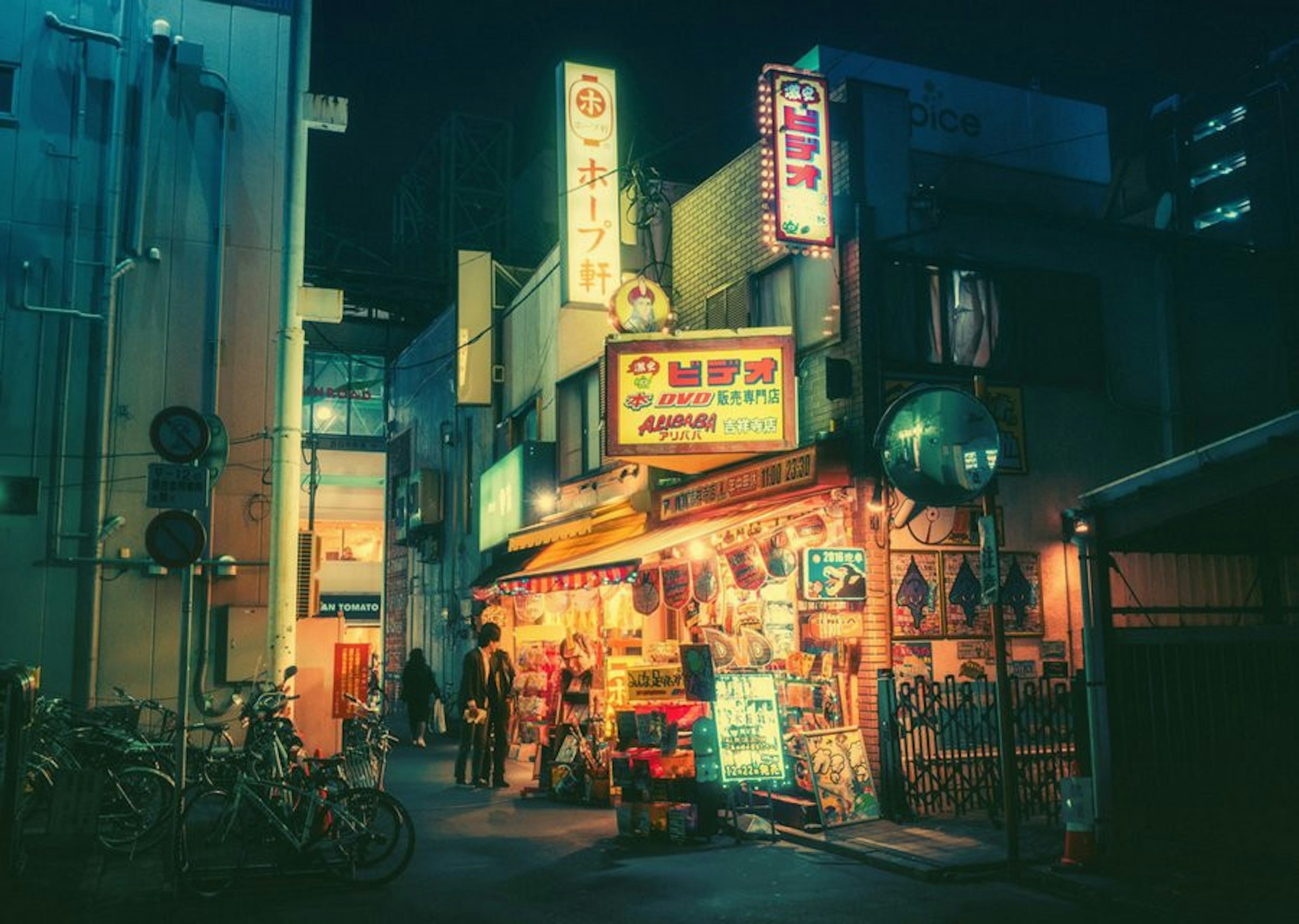 是讓人很想找機會再去一次日本的夜間東京攝影集這篇文章的首圖