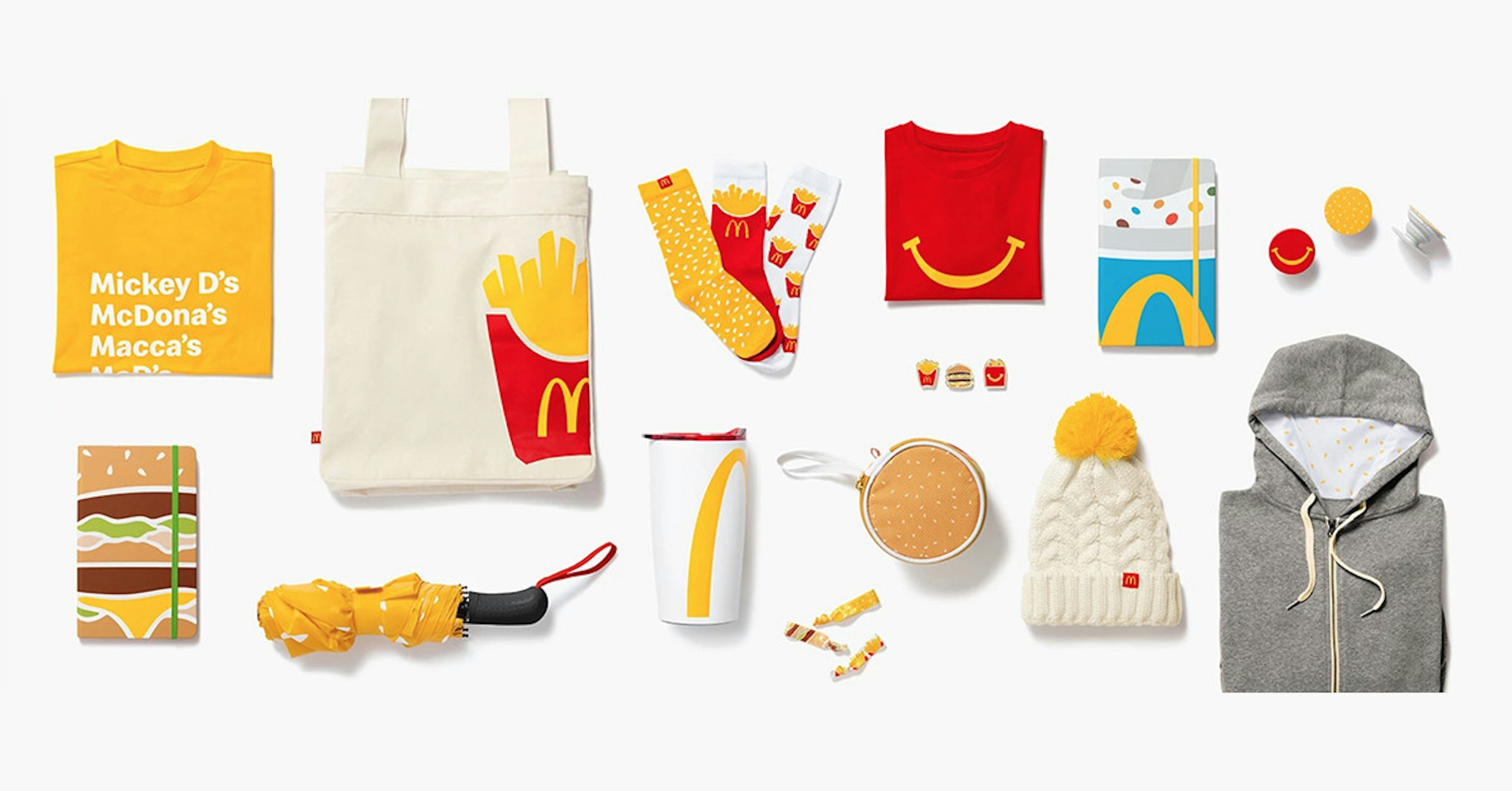照片中提到了Mickey D's、McDona's、Macca's，包含了橙子、炸薯條、牌、手提袋、產品