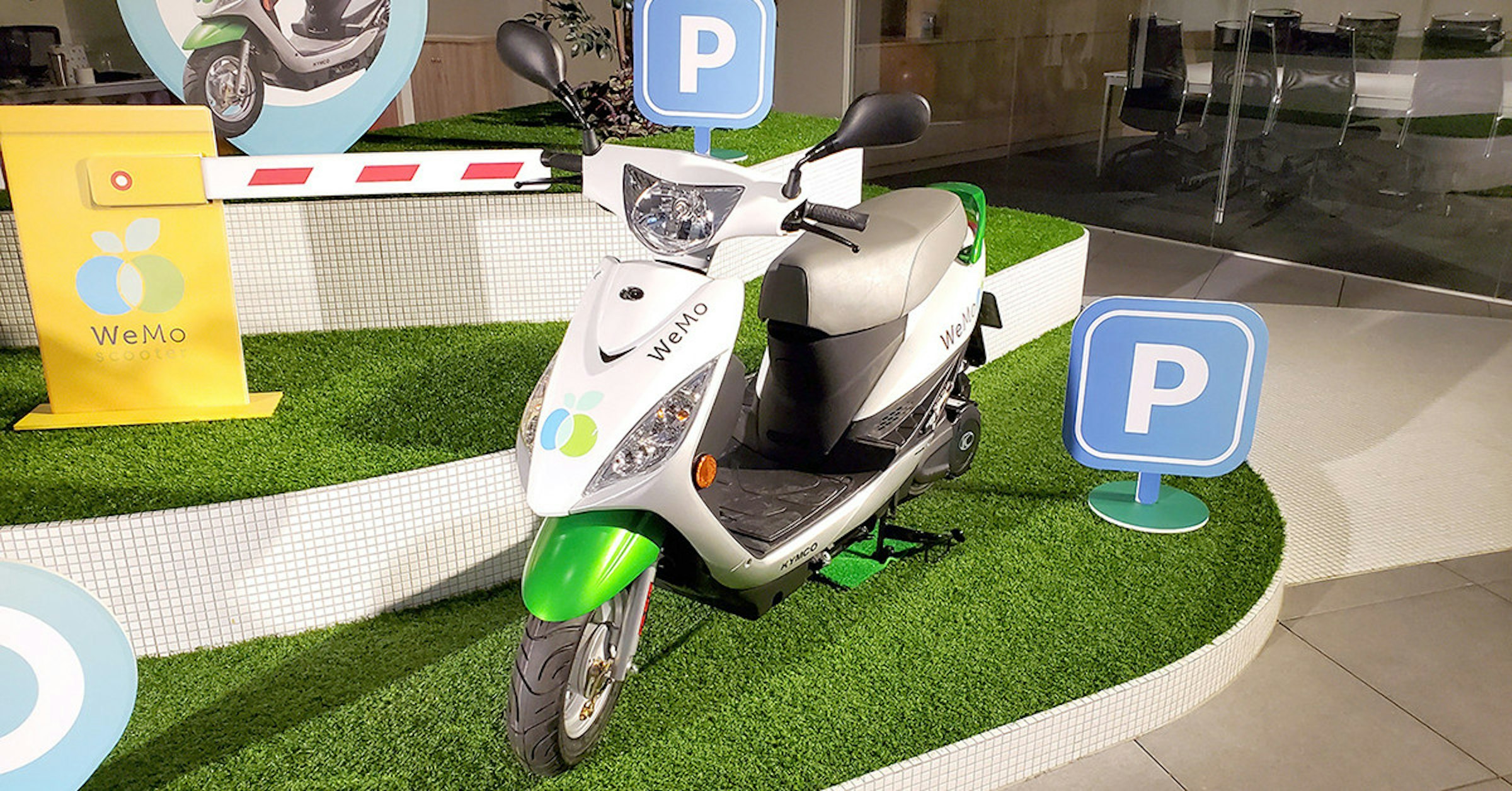 照片中提到了P、WeMo、SCOote，跟支付點、貝寶有關，包含了摩托車、摩托車、摩托車、綠色