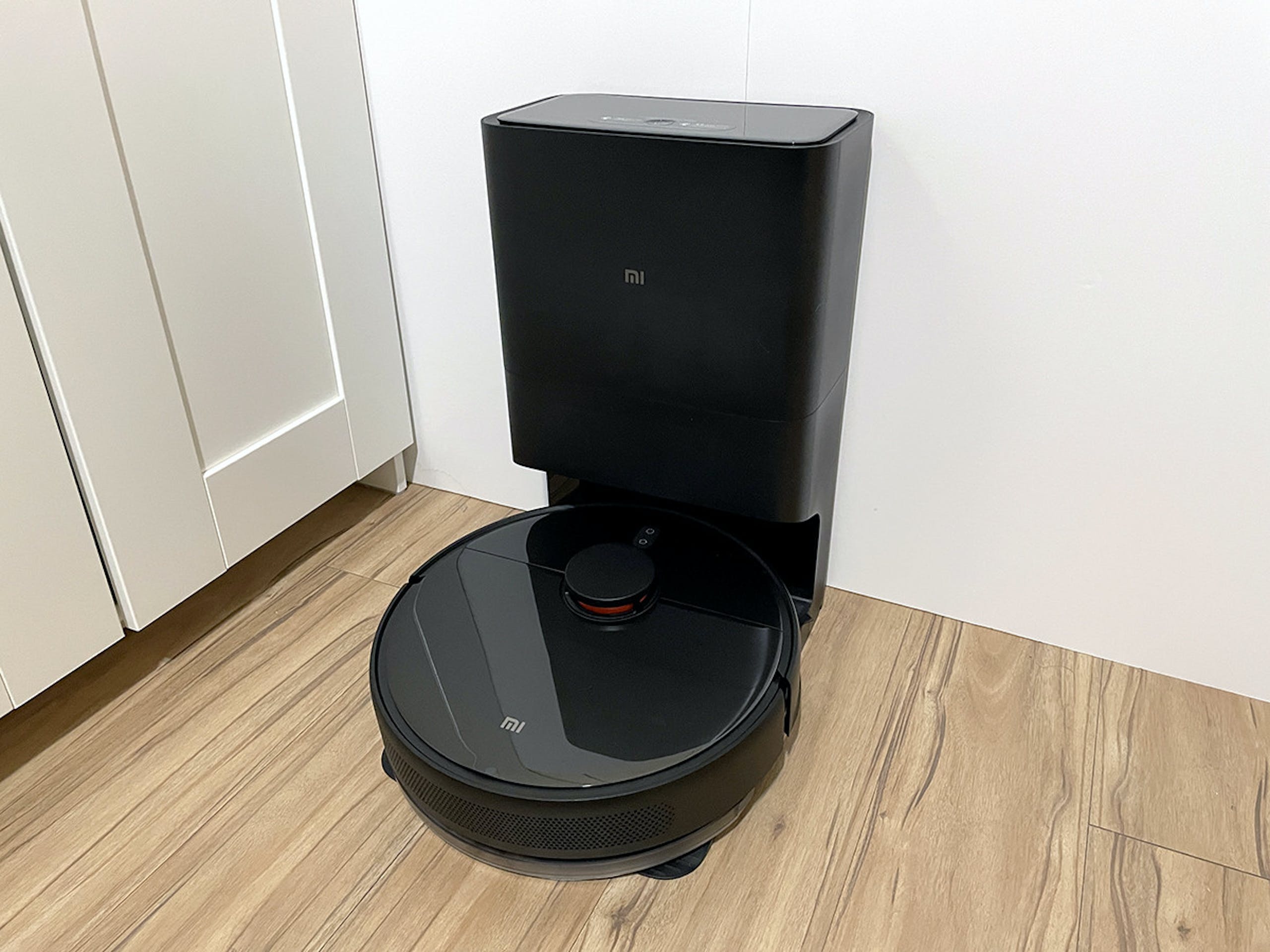 照片中提到了MI、MI，包含了硬件、小家電、產品設計、設計、揚聲器