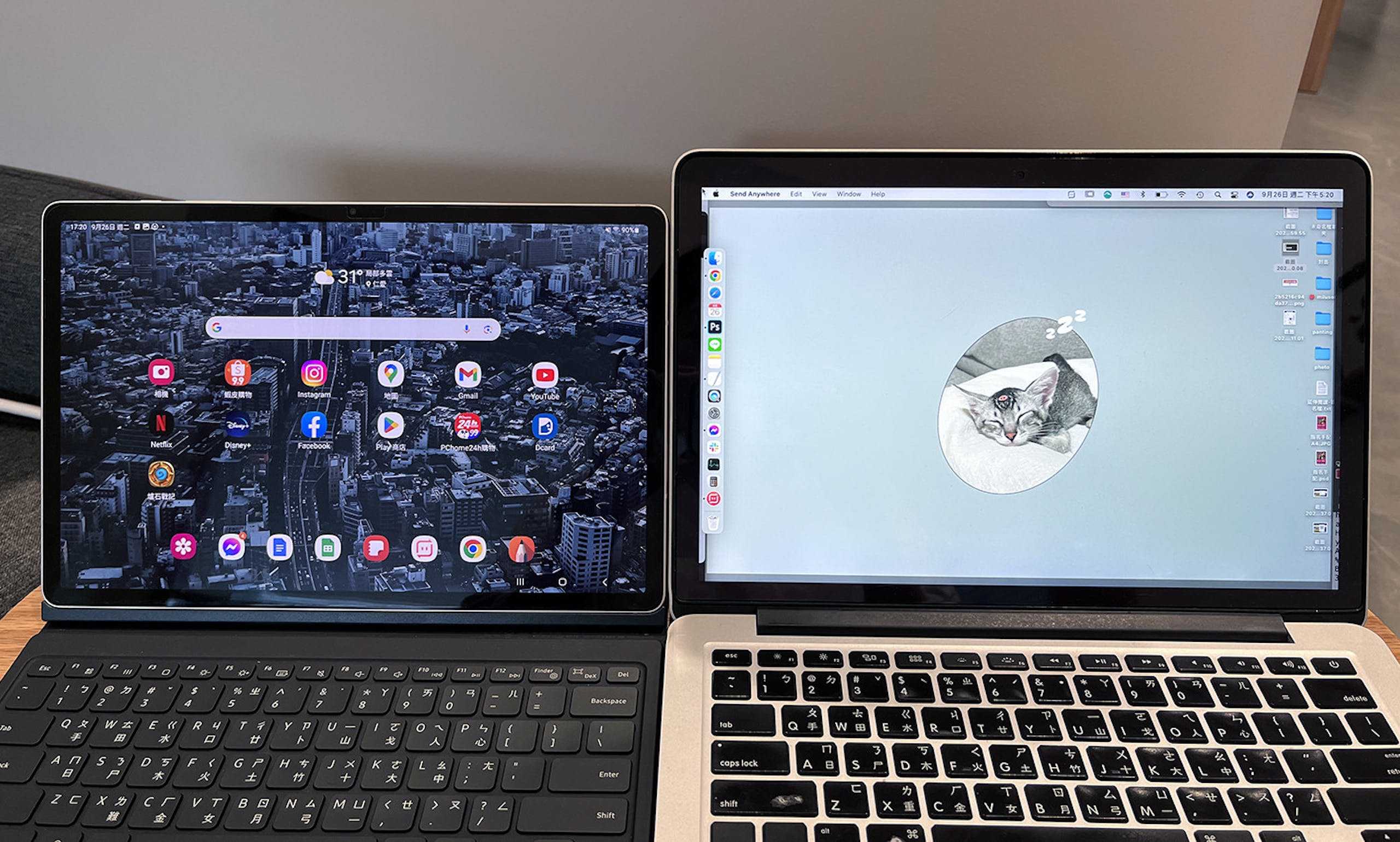 照片中提到了Jab、Esc、1,包含了舊MacBook Pro、計算機鍵盤、電腦硬件、電腦顯示器、電腦
