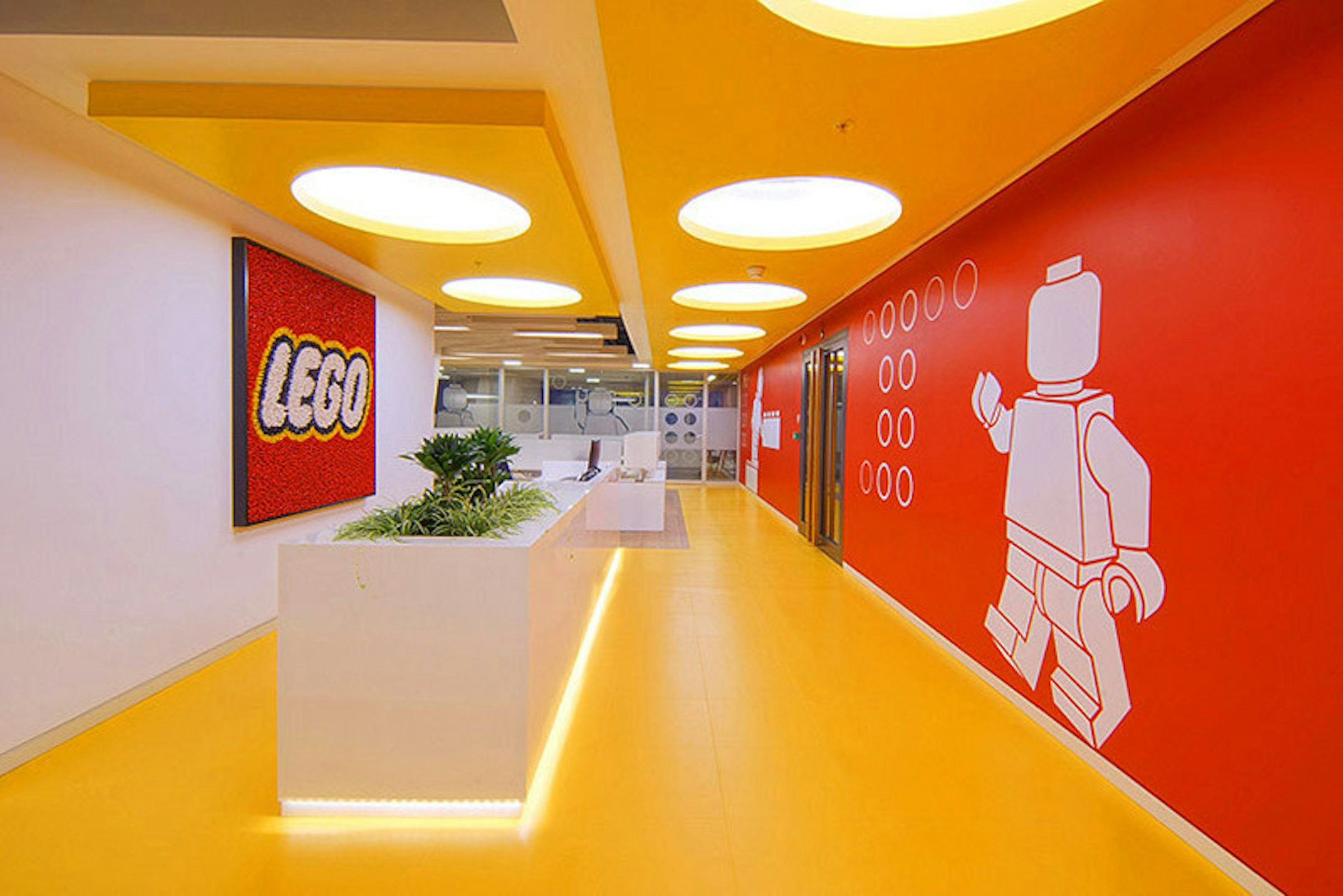 是OSO建築團隊打造伊斯坦堡LEGO總部這篇文章的首圖