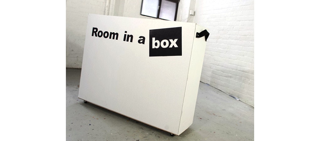 是讓搬家變輕鬆！把傢俱通通收進一只提箱的 Room in a box這篇文章的首圖