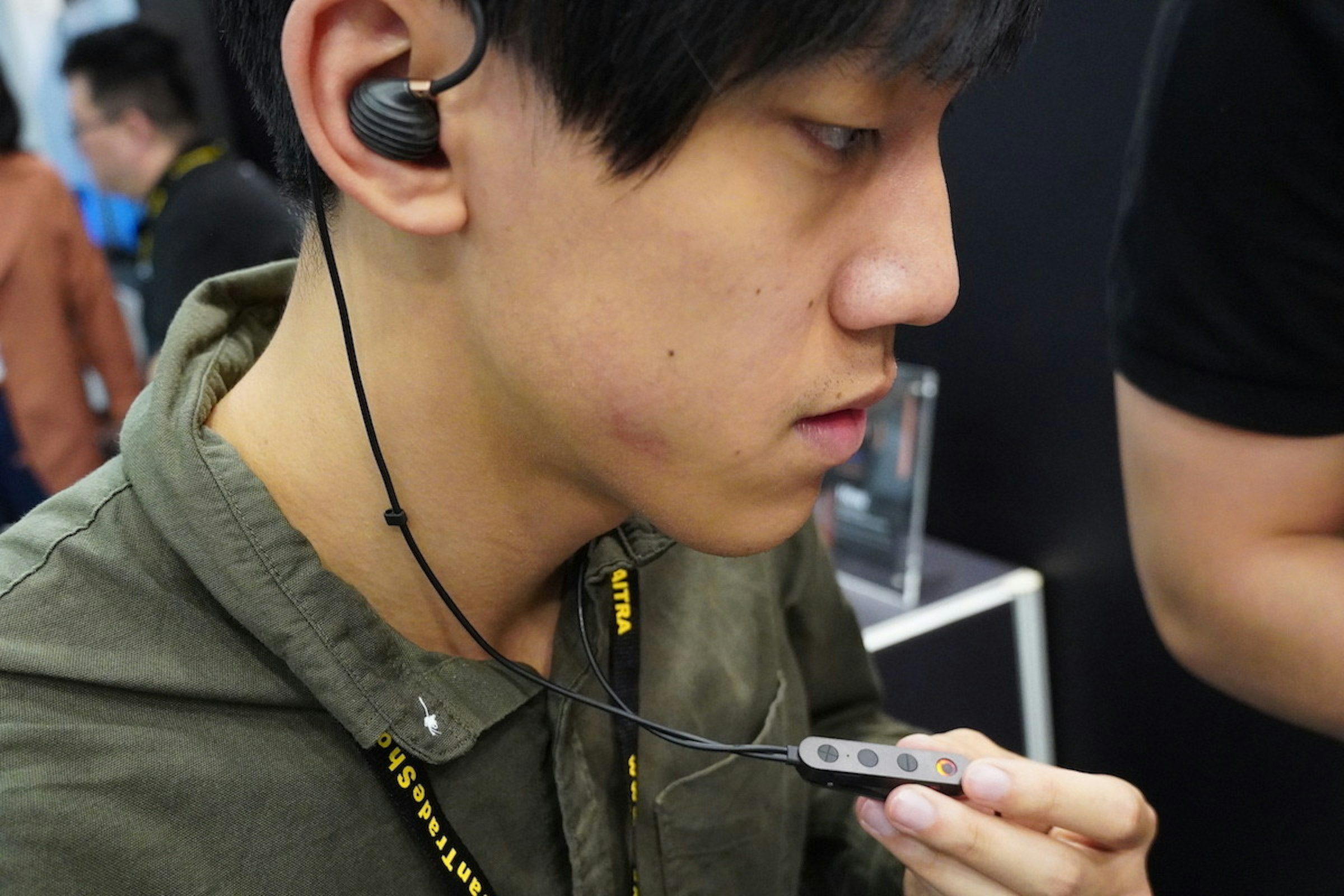 Headphones, Microphone, Hearing, headphones, Audio equipment, Headphones, Nose, Chin, Ear, Cheek, Organ, Gadget, Technology, Neck