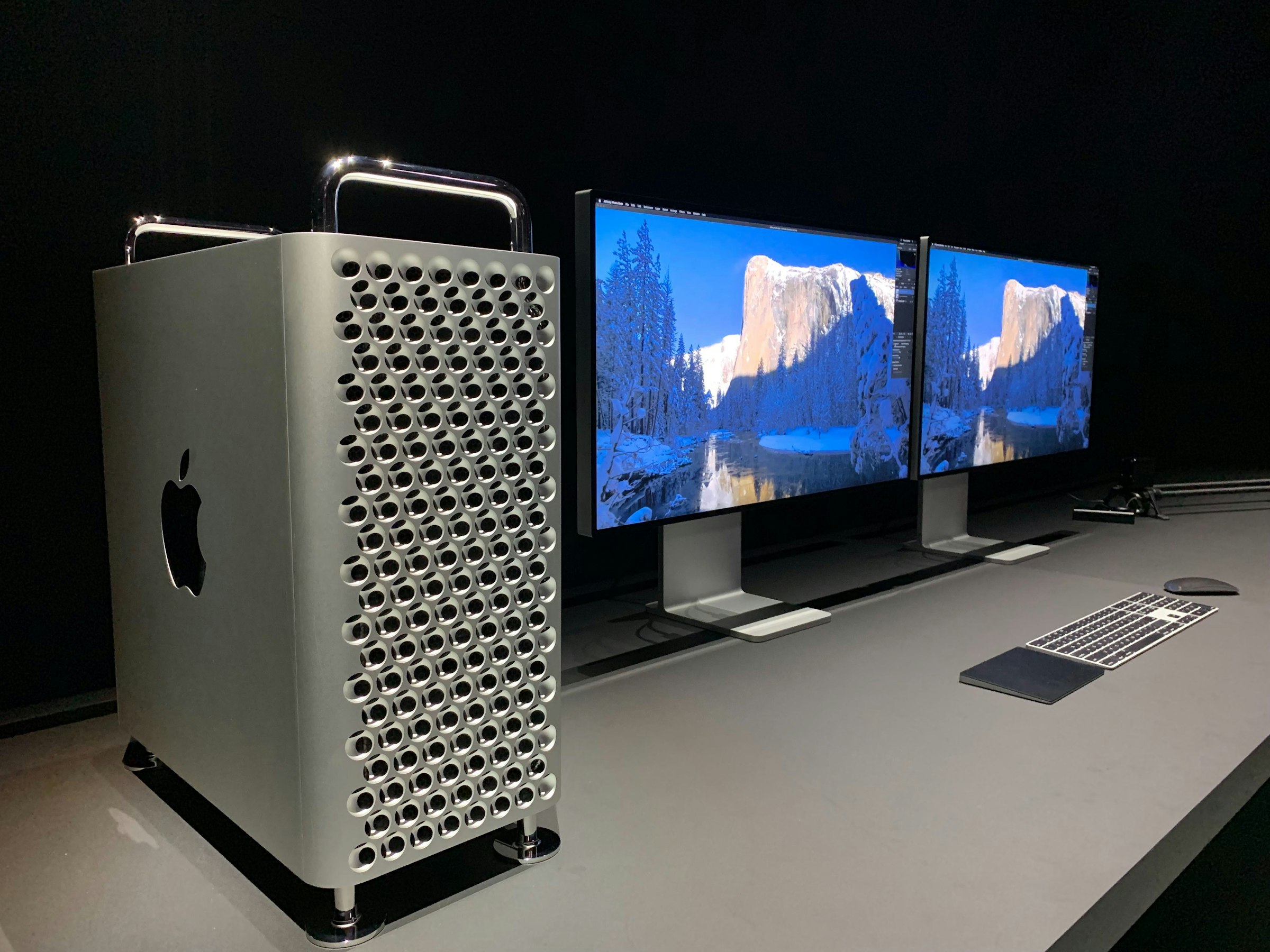 Computer Cases & Housings, Personal computer, Desktop Computers, Computer, Computer hardware, Computer Monitors, Multimedia, Product design, System, Design, personal computer, Personal computer, Desktop computer, Display device, Technology, Electronic device, Computer, Multimedia, CPU, Computer case, Computer hardware