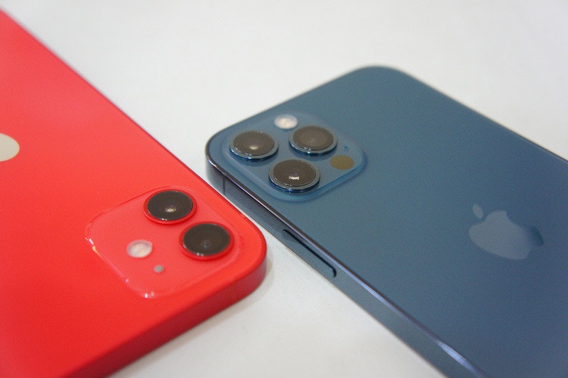照片中跟iphone 5有關,包含了硬件、iPhone 12專業版、蘋果、蘋果、中央通訊社