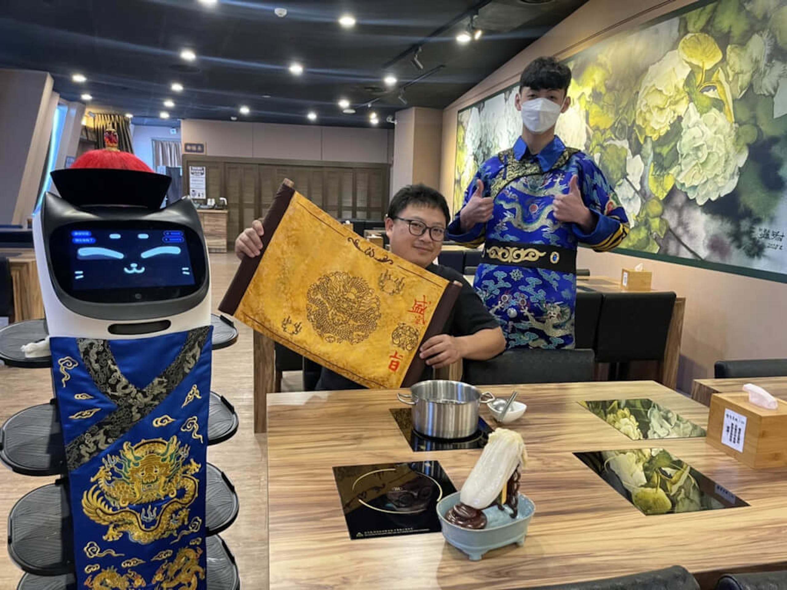 照片中提到了BEGST、A，包含了國立故宮博物院南分館、八野爺土鳳梨酥、北歐工作坊、2019–20年冠狀病毒大流行、餐廳