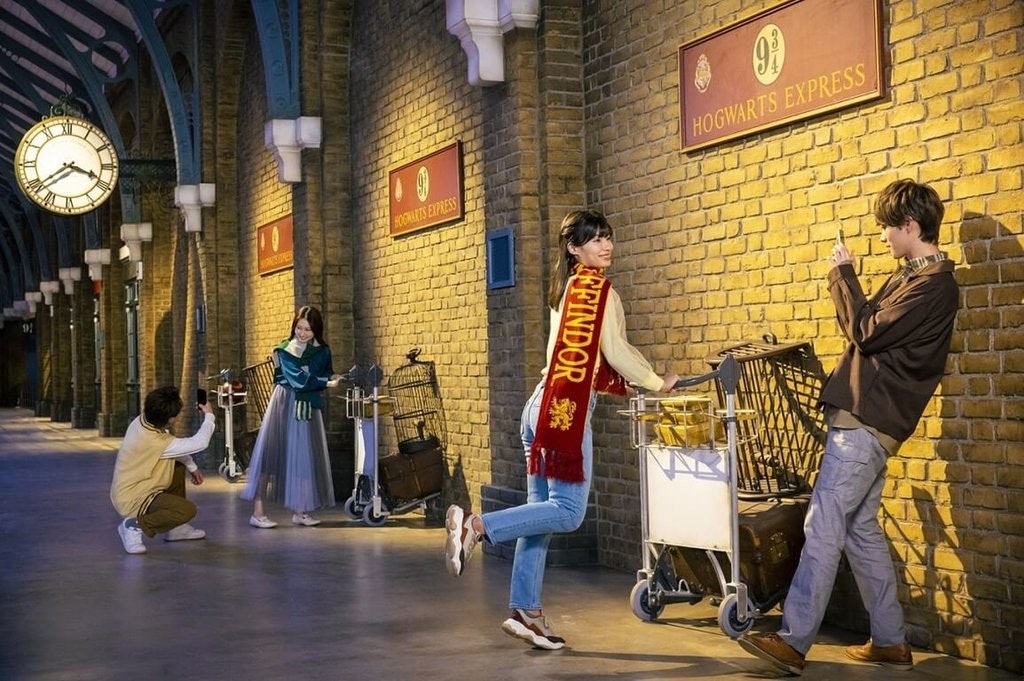 照片中提到了9、HOGWARTS EXPRESS、EFINDORS,包含了ハリーポッタースタジオツアー、哈利波特工作室之旅、華納兄弟東京工作室之旅 - 哈利波特的製作、豐島園、神奇動物在哪裡