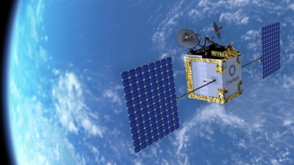照片中提到了23、O、OneWeb,跟金融理財有關,包含了衛星網、低地球軌道、歐洲通訊衛星公司OneWeb、衛星、衛星星座