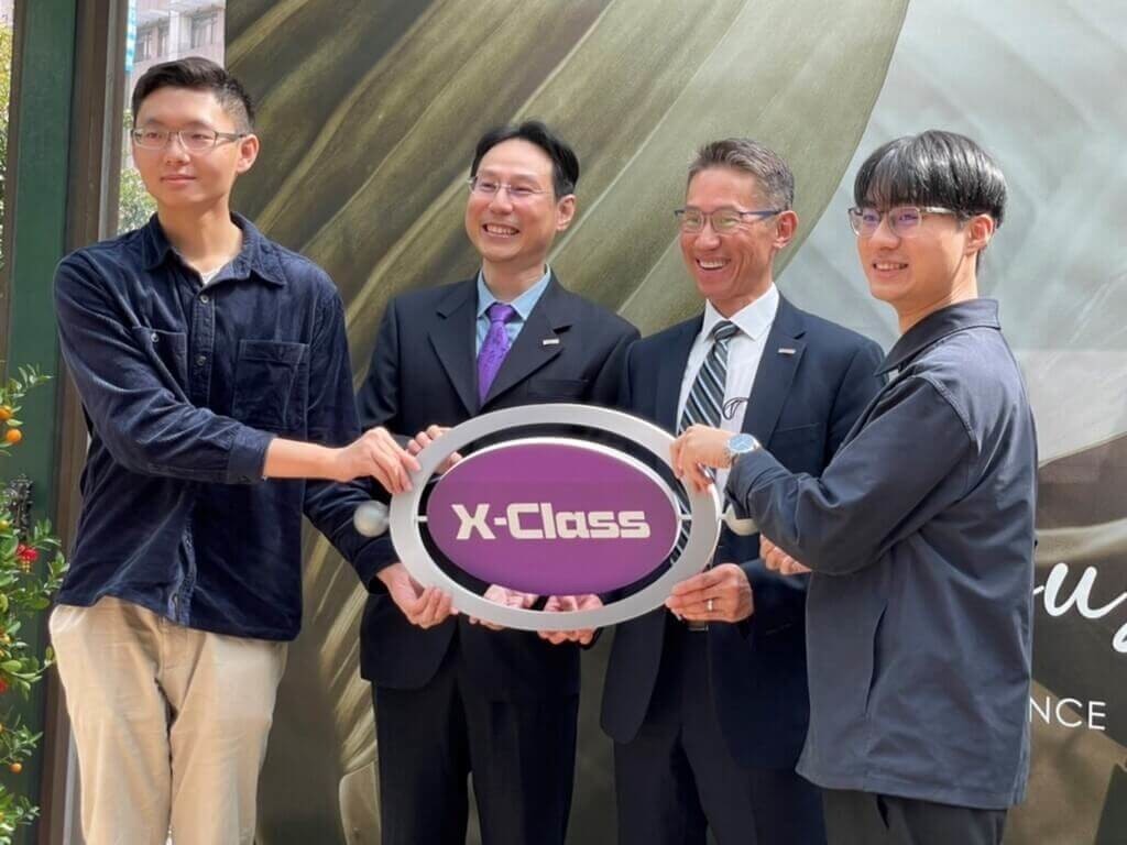 照片中提到了X-Class、u、NCE,跟雅馬哈DX7有關,包含了車輛、賴清德、中國、中央通訊社、世界