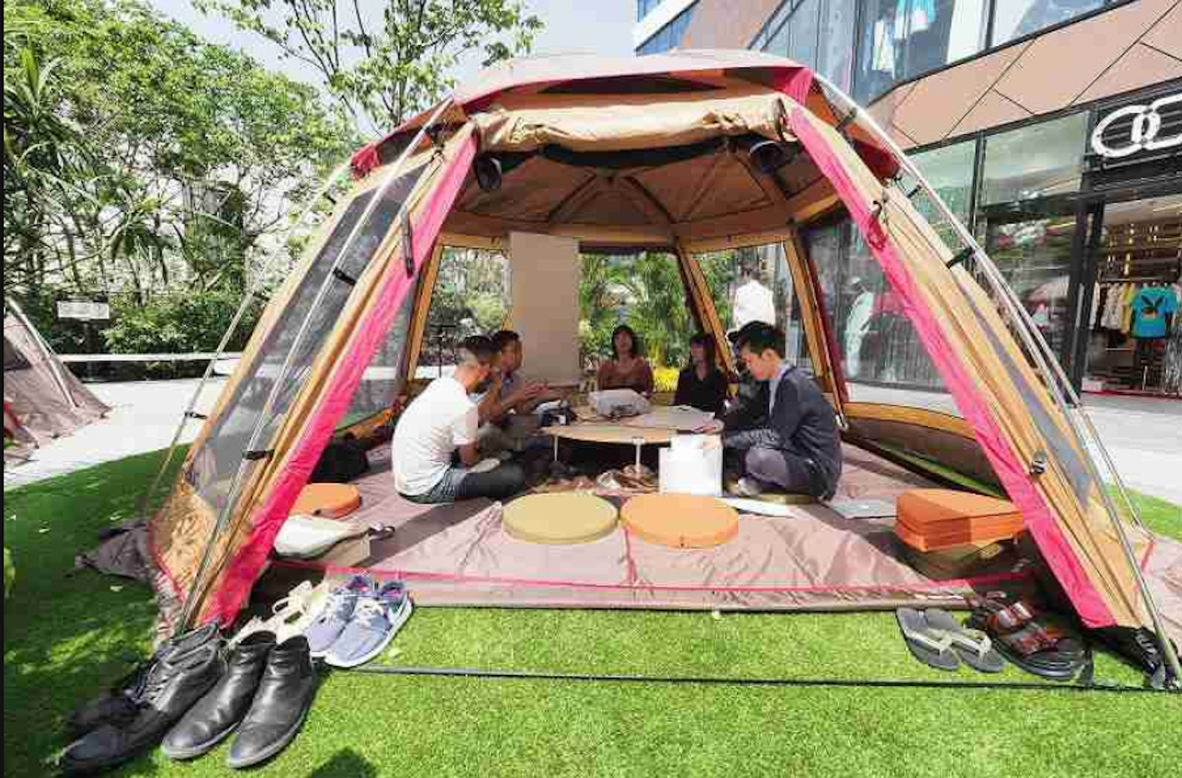 Shibuya cast, Shibuya Station, , Camping, Tokyu Corporation, 2018, Newspaper, June, Leisure, Campervans, Shibuya, tent, camping, leisure, recreation, canopy
